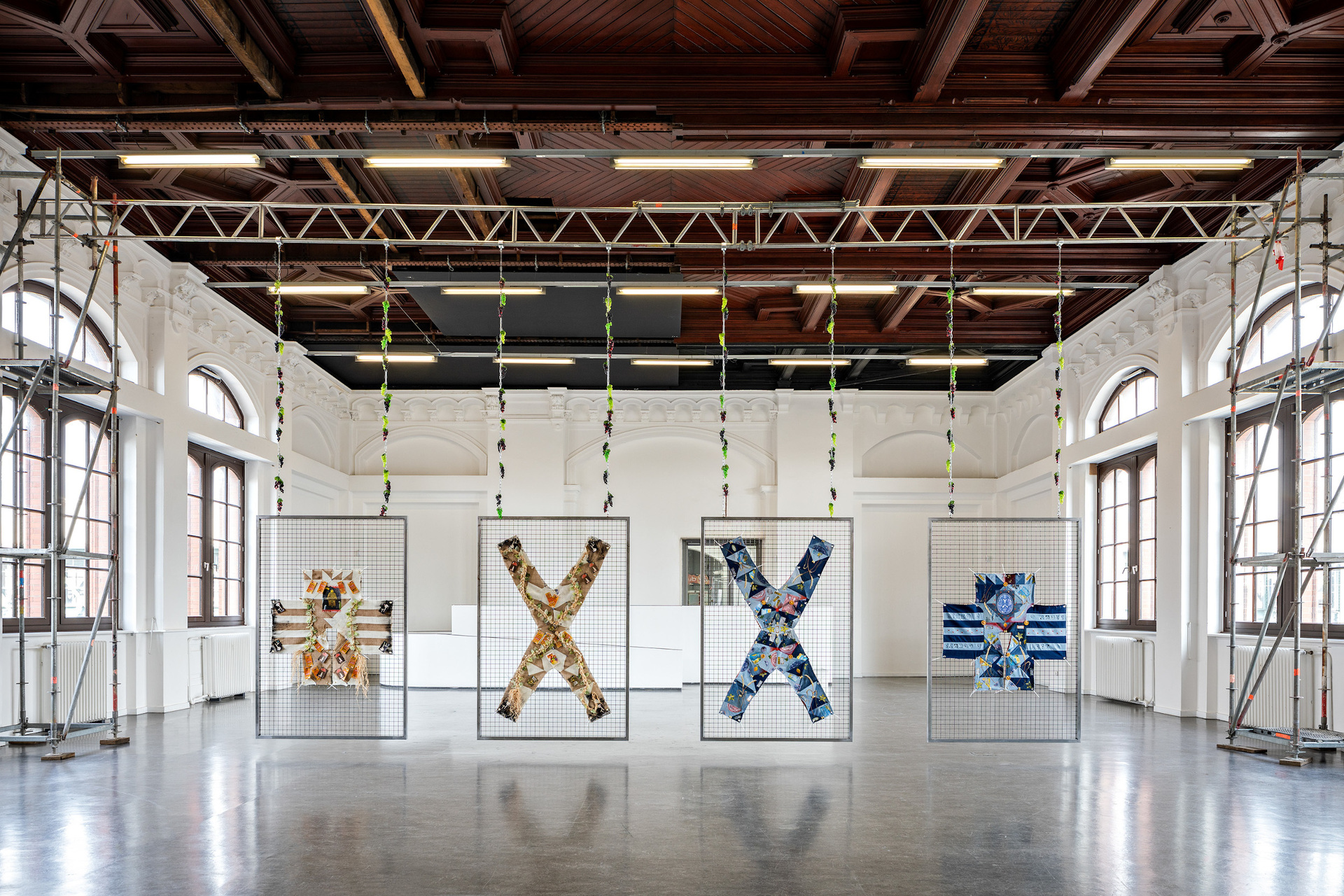 Elif Saydam, …schläft sich durch, 2021, installation view Kunstverein Harburger Bahnhof, Photo: Fred Dott