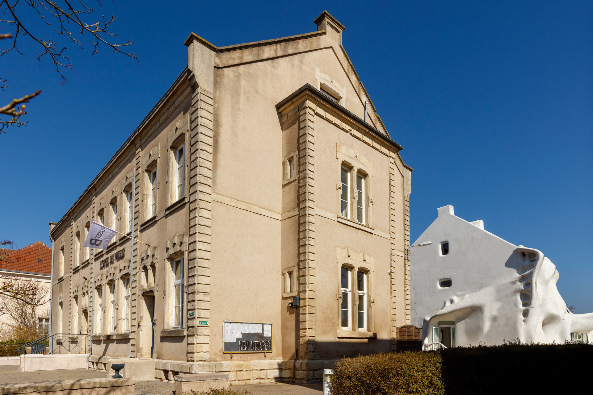 Exhibition view PARTY DE CAMPAGNE, CAC - la synagogue de Delme, 2021.