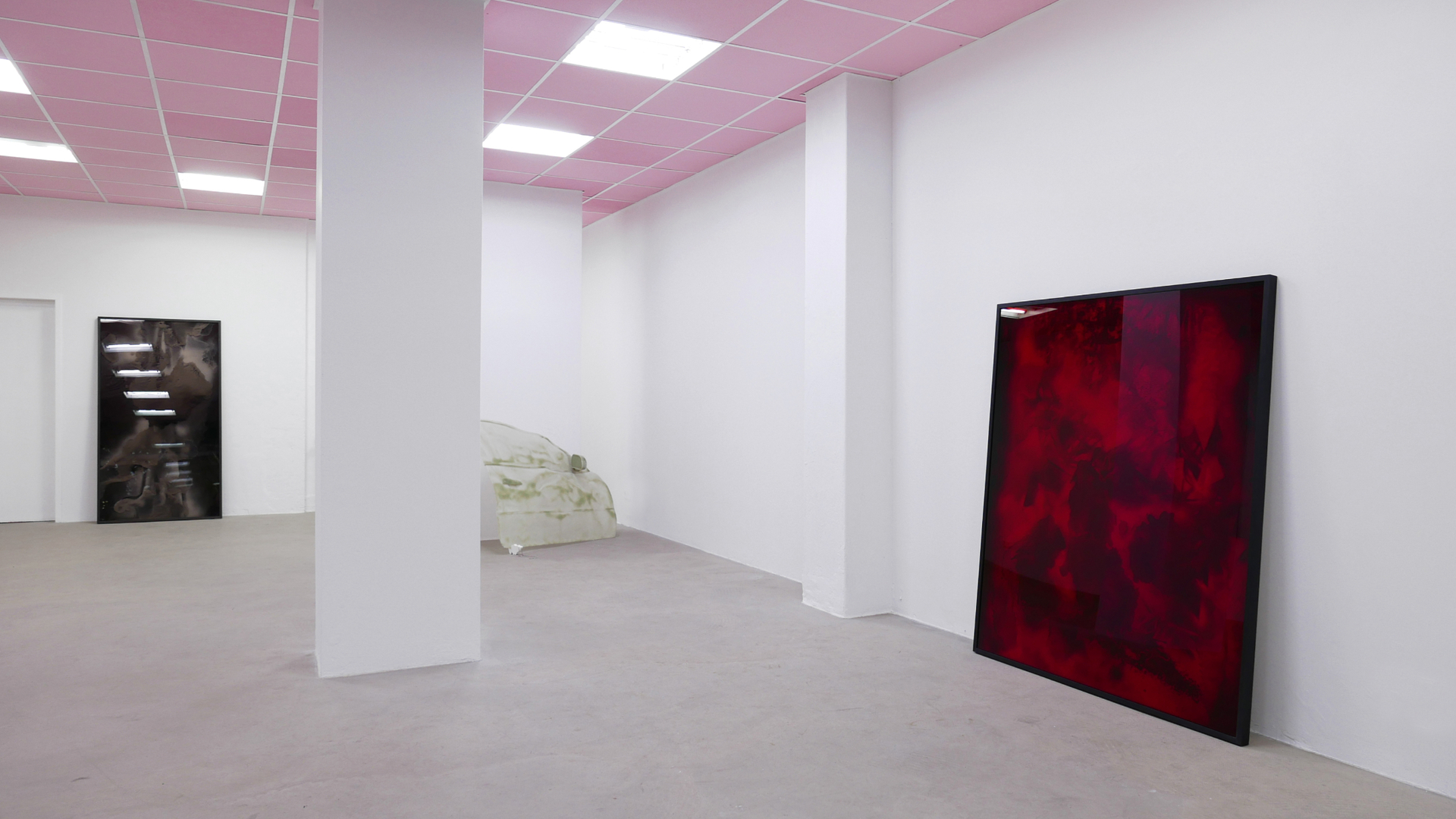 Shining exhibition, Dresden. Works by the painter Bettina Scholz and the sculptor Konrad Hanke.