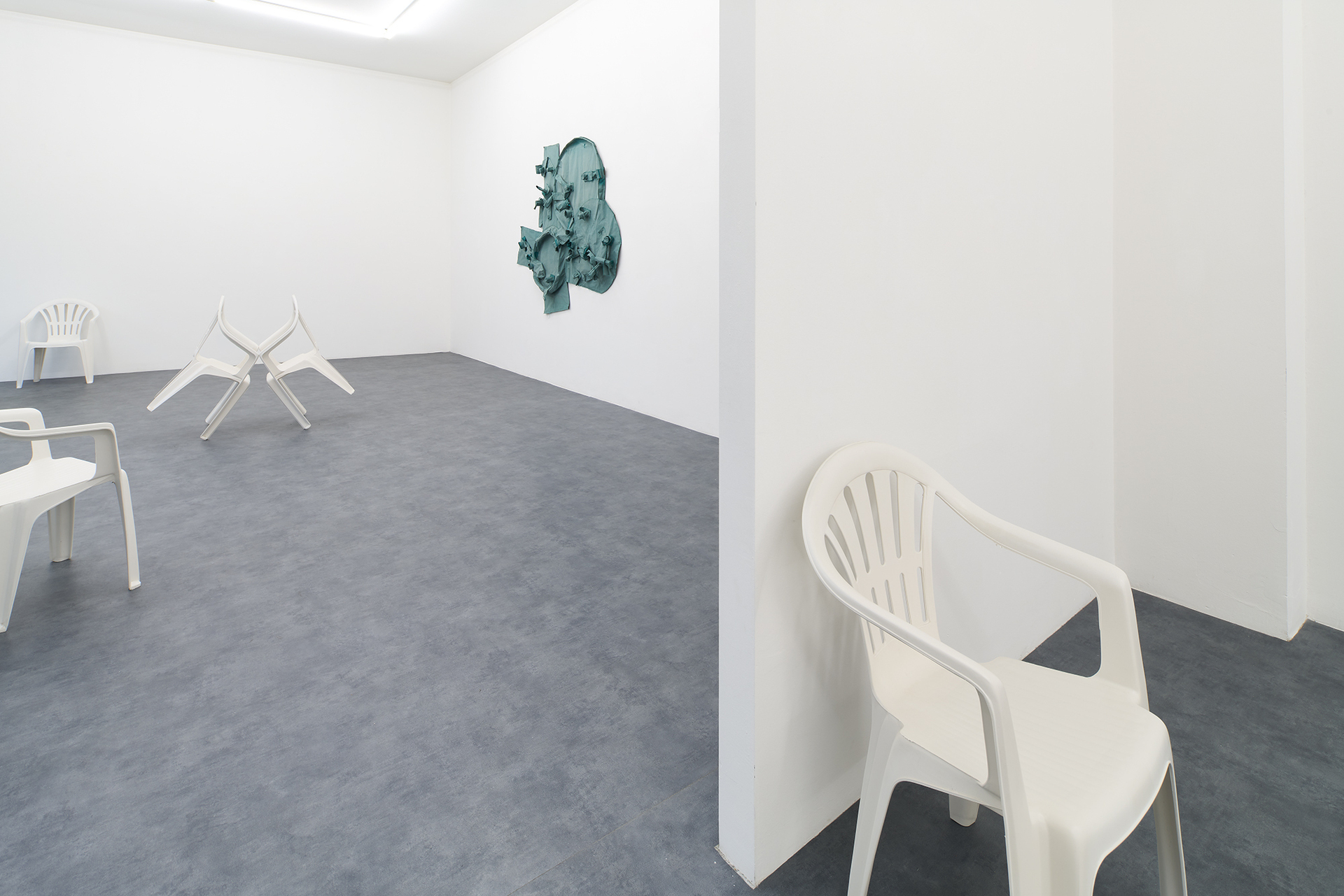 Installation view: Simon Laureyns, Sunbathing in the mud, 2021, A+B Gallery