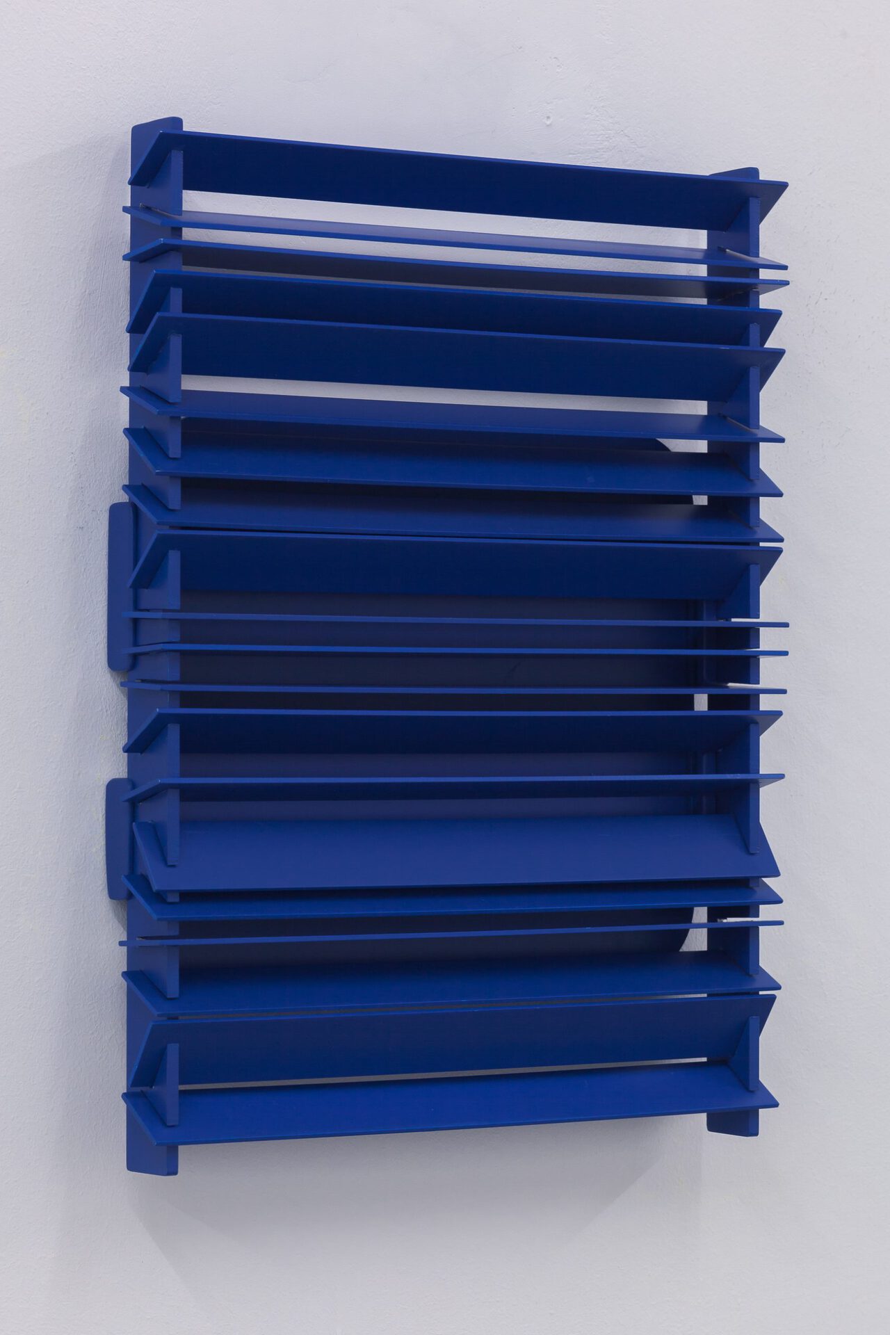 Elizabeth Orr, Blue Screen, 2021, Aluminum, wood, plexiglass, 61 x 38.1 x 3.8 cm, 24 x 15 x 1.5 in