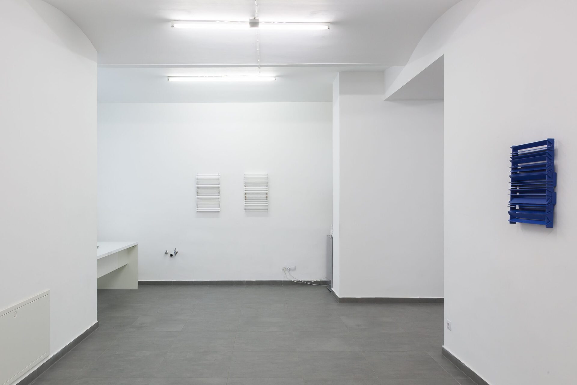 Installation view: Elizabeth Orr, The Over There, VIN VIN, 2021.