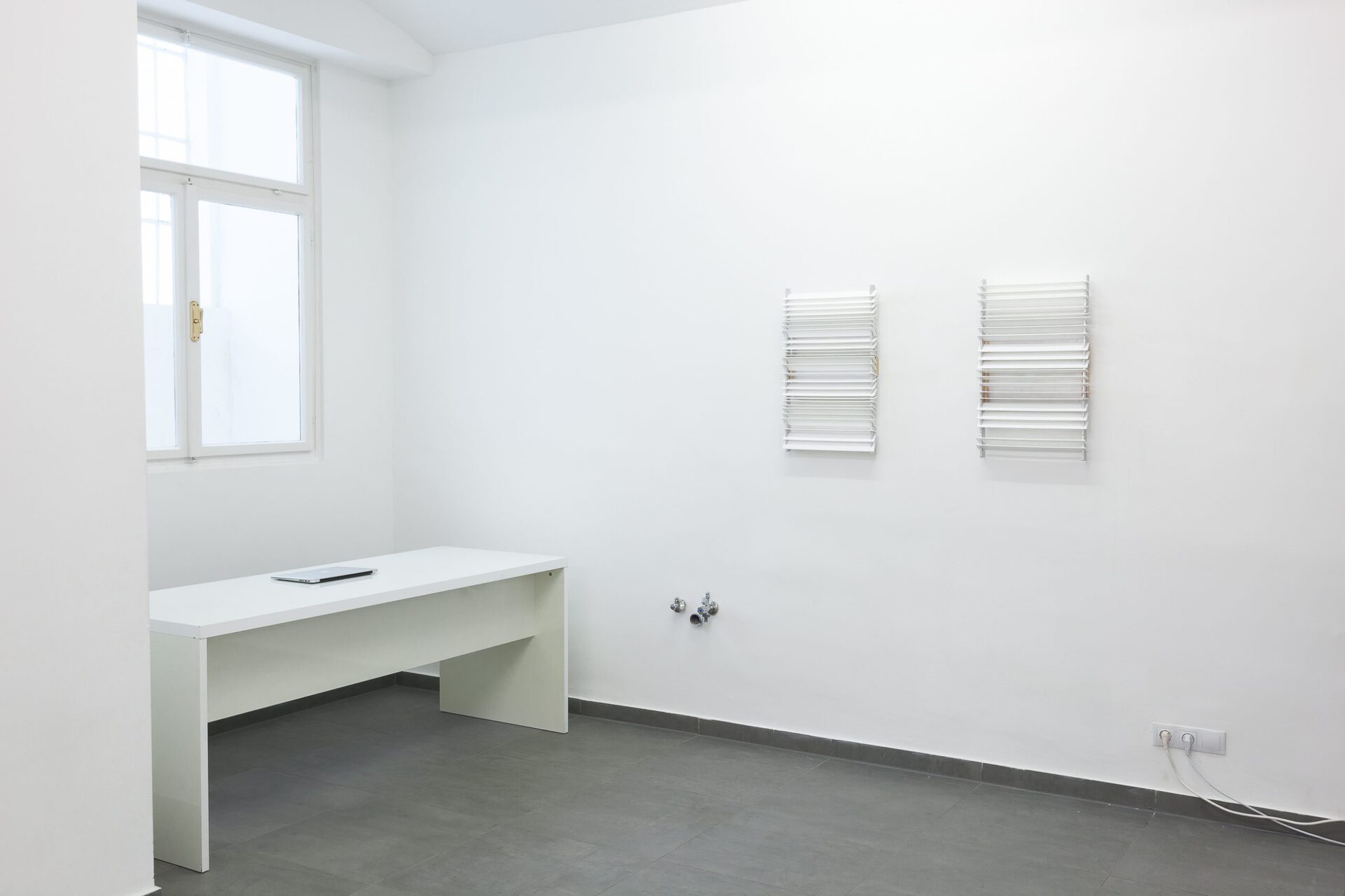 Installation view: Elizabeth Orr, The Over There, VIN VIN, 2021.