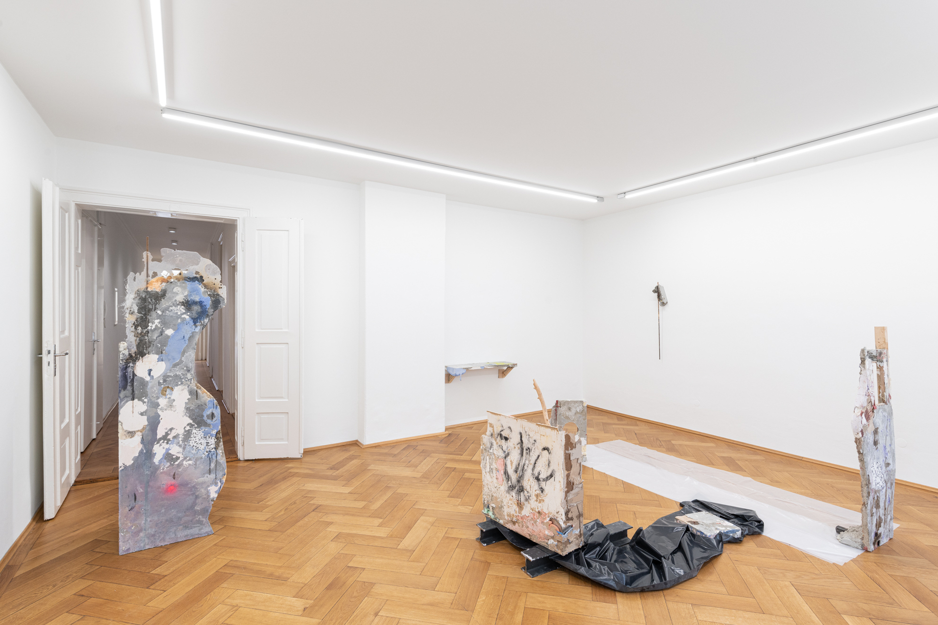 Installation view "unkultiviert" by Patrick Ostrowsky at Britta Rettberg Munich