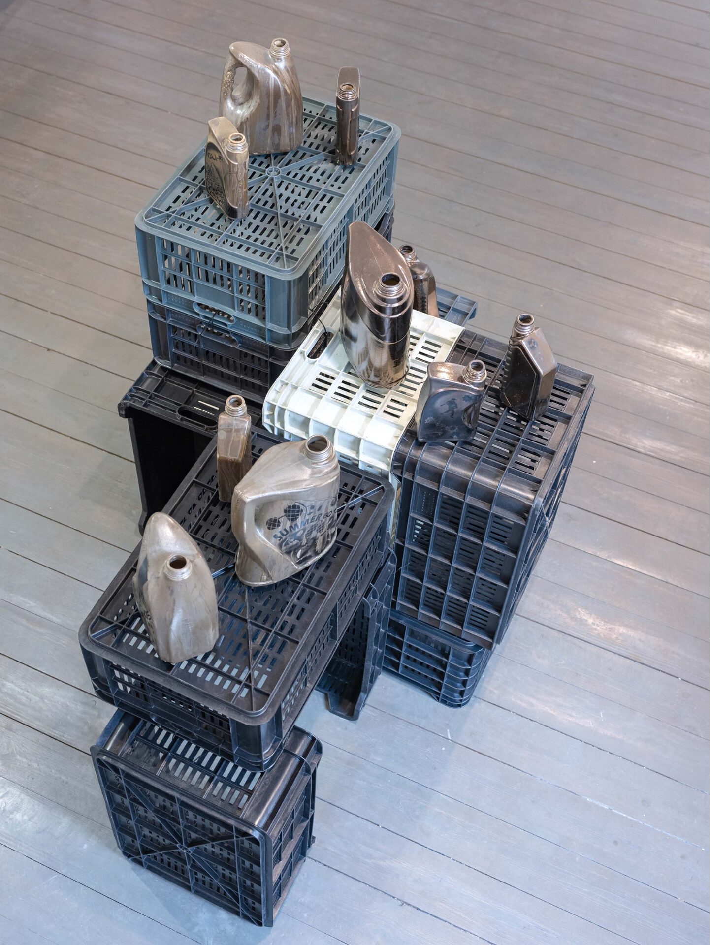 Rita Süveges, Genezis, the Irrgaion Cans of Petroculture, glazed ceramics, 2021