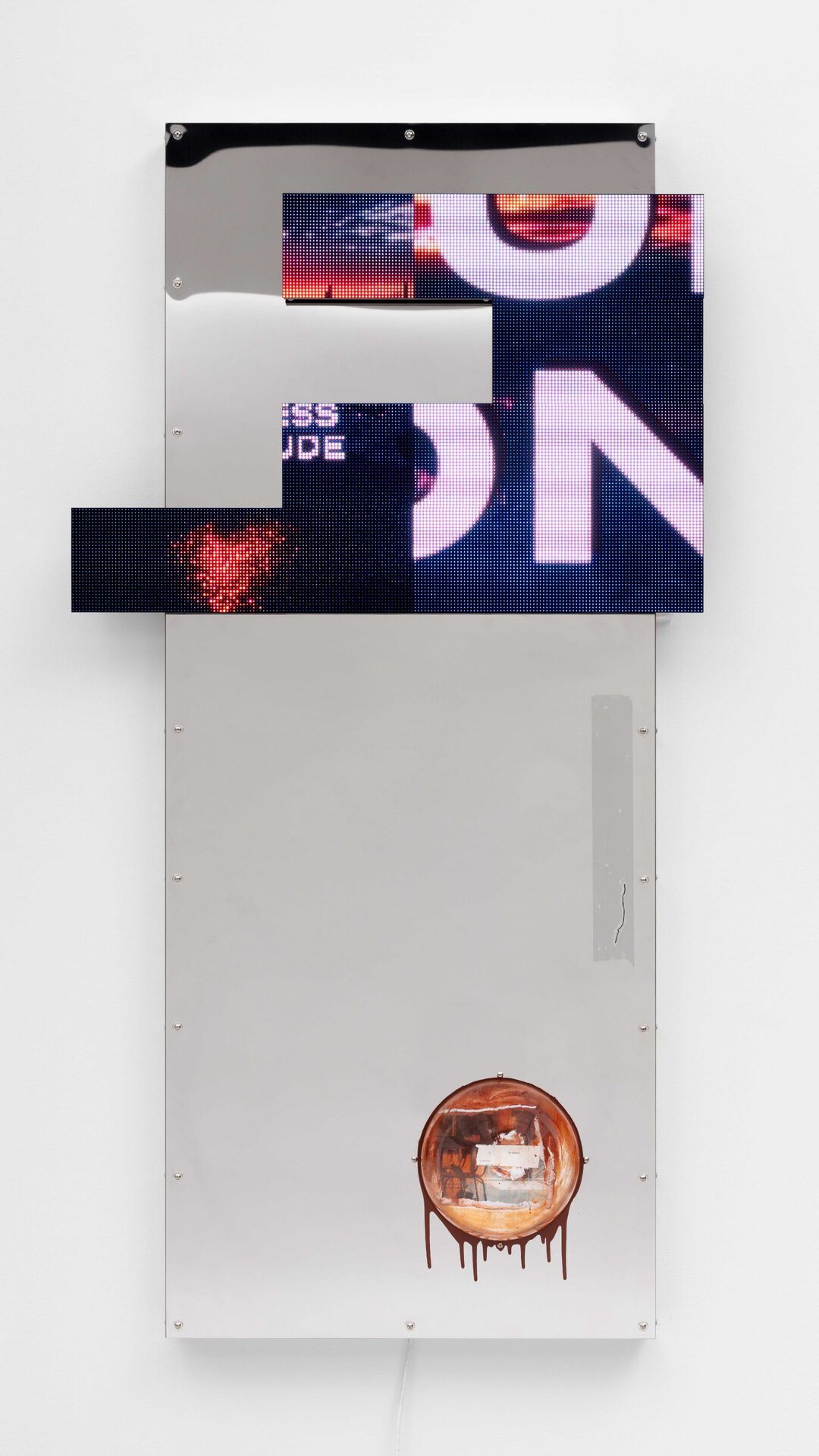 Mathis Altmann, Corpus Oeconomicus, 2021, LED matrix screen, video loop 2.15 min., stainless steel mirror, acrylic glass, photo print, adhesive tape, 52 x 77 x 13 cm