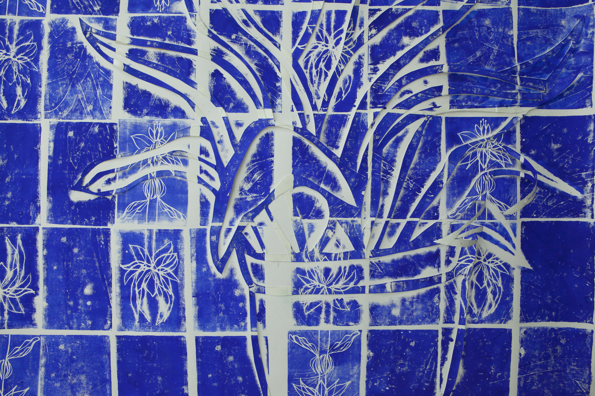 Anna Slobodnik o.T., Zyklus Fliesen, 2019, linoprint/collage on paper, exhibition view: WERK.STOFF Painting Award, Heidelberger Kunstverein, 2021. © Markus Kaesler & HDKV Courtesy the artist