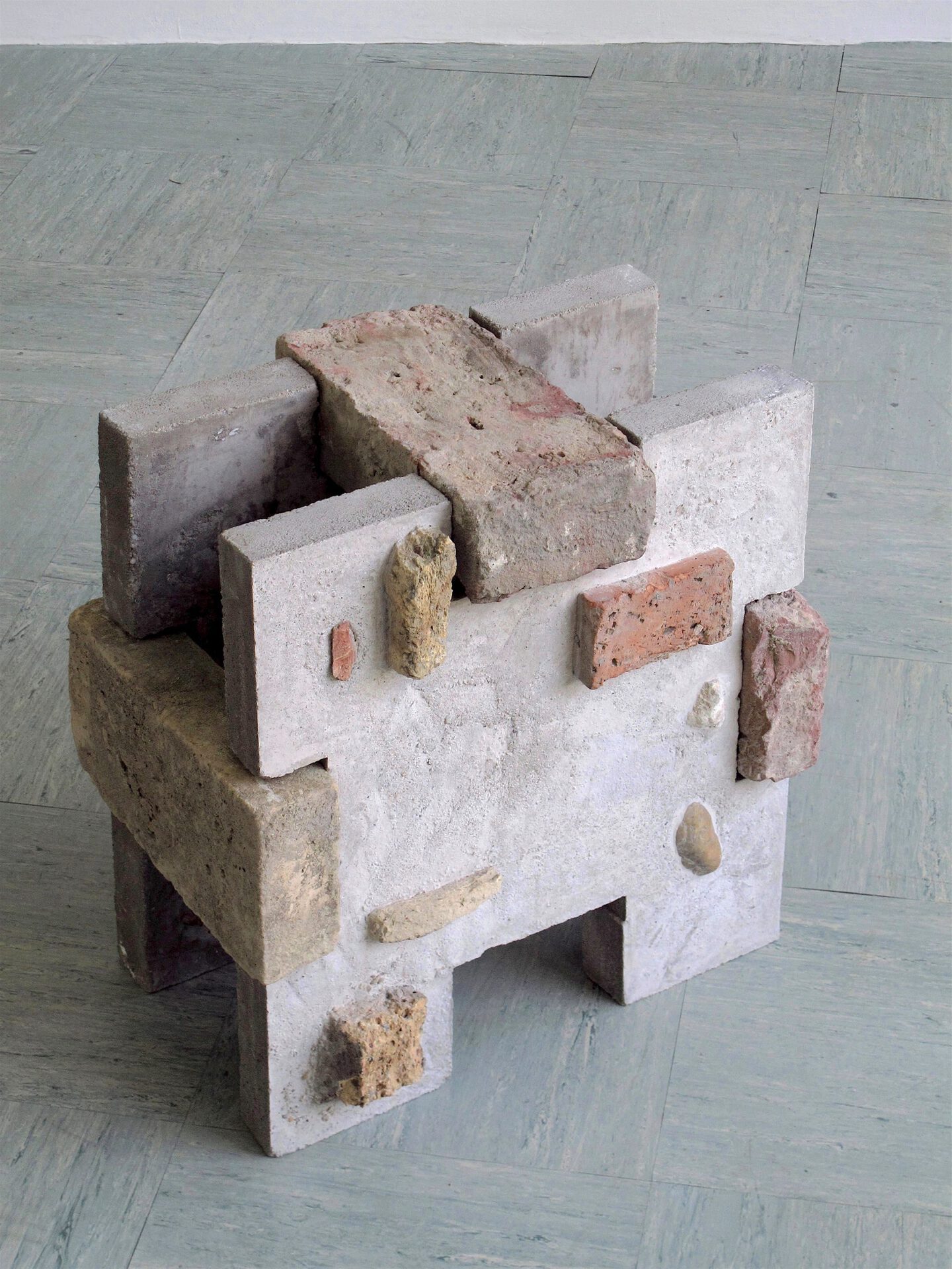 Martin Chramosta, Siège, 2021, Concrete, Brickstone, 50x50x23cm