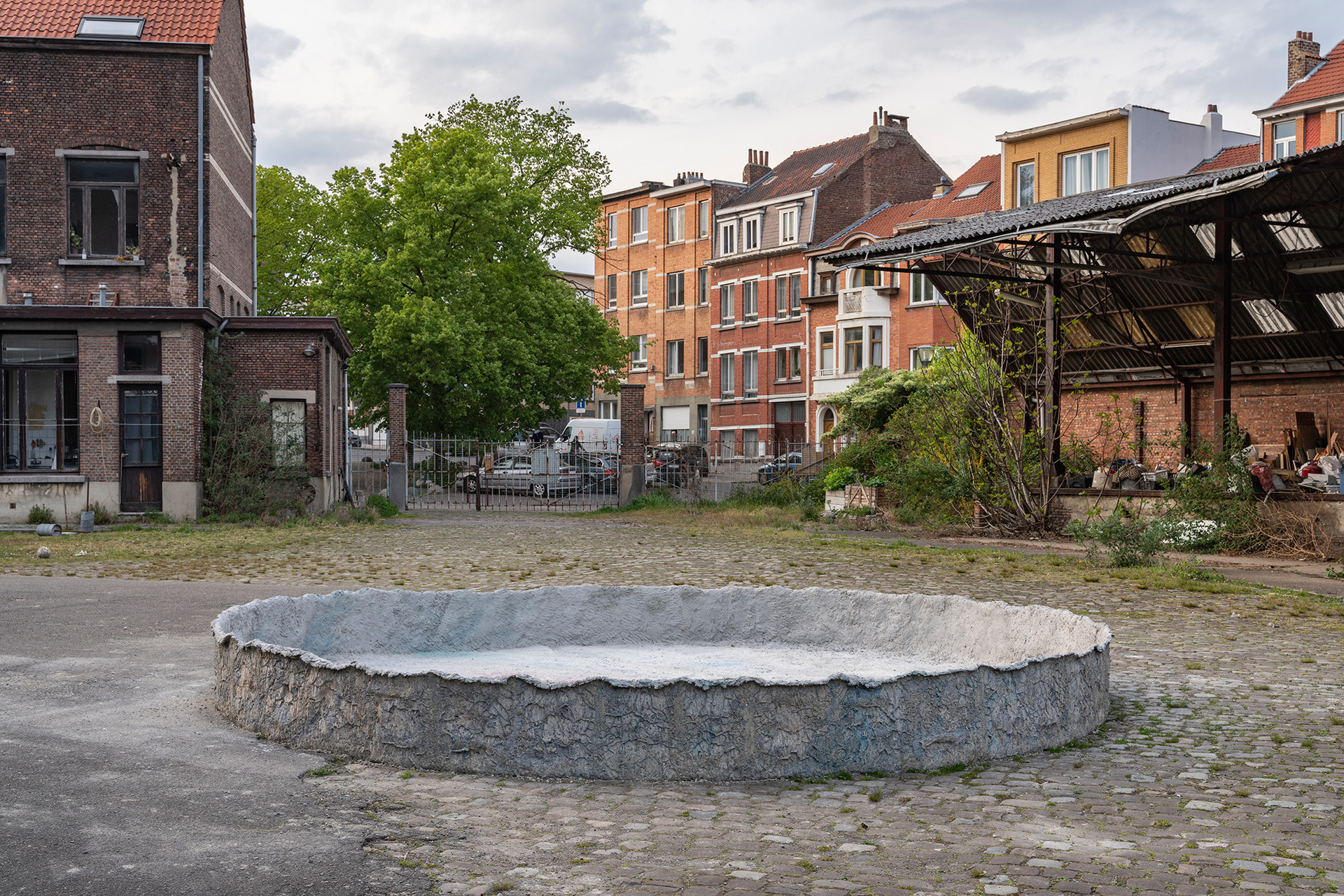 Gaëlle Leenhardt, DRY POND number 5: concrete, pigments, 6m diameter, 50cm high, 2021
