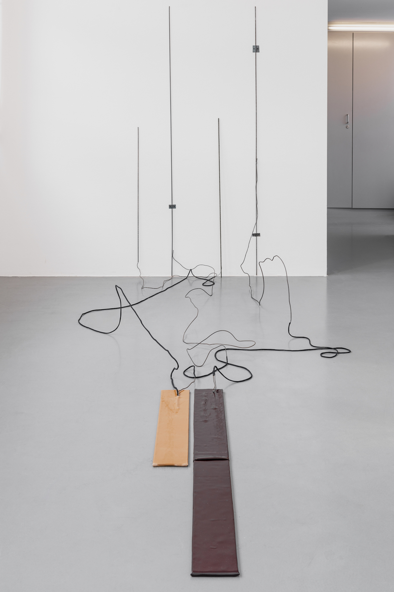 Arian de Vette, Untitled, 2021, metal, vinyl, synthetic hair, 200 cm x variable x variable