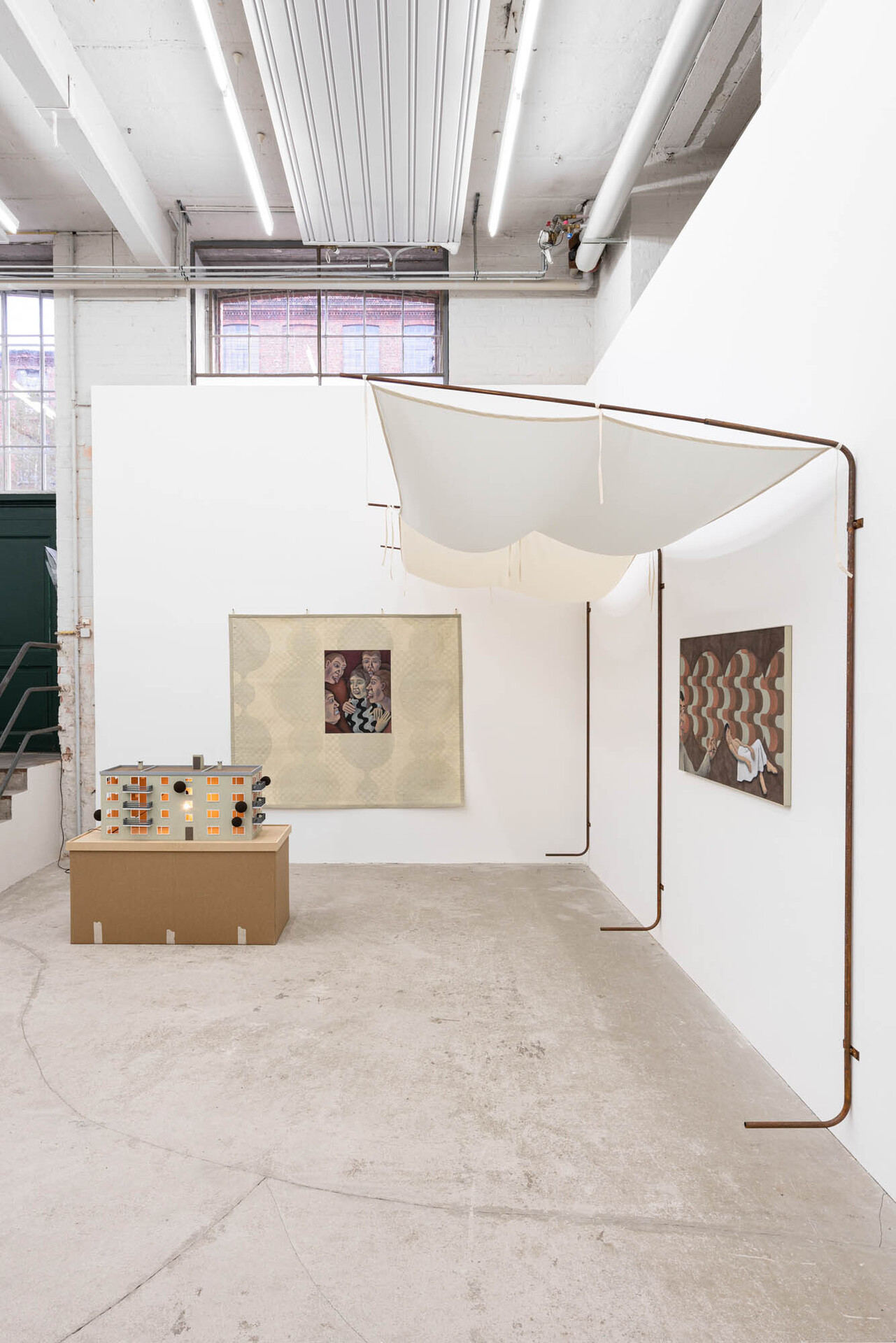 Installation view: Stefan Fuchs, ‘Goodbye Tristesse, oder die Rückkehr der begabten Gärtnerin’, Galerie Tobias Naehring, Leipzig, 2021