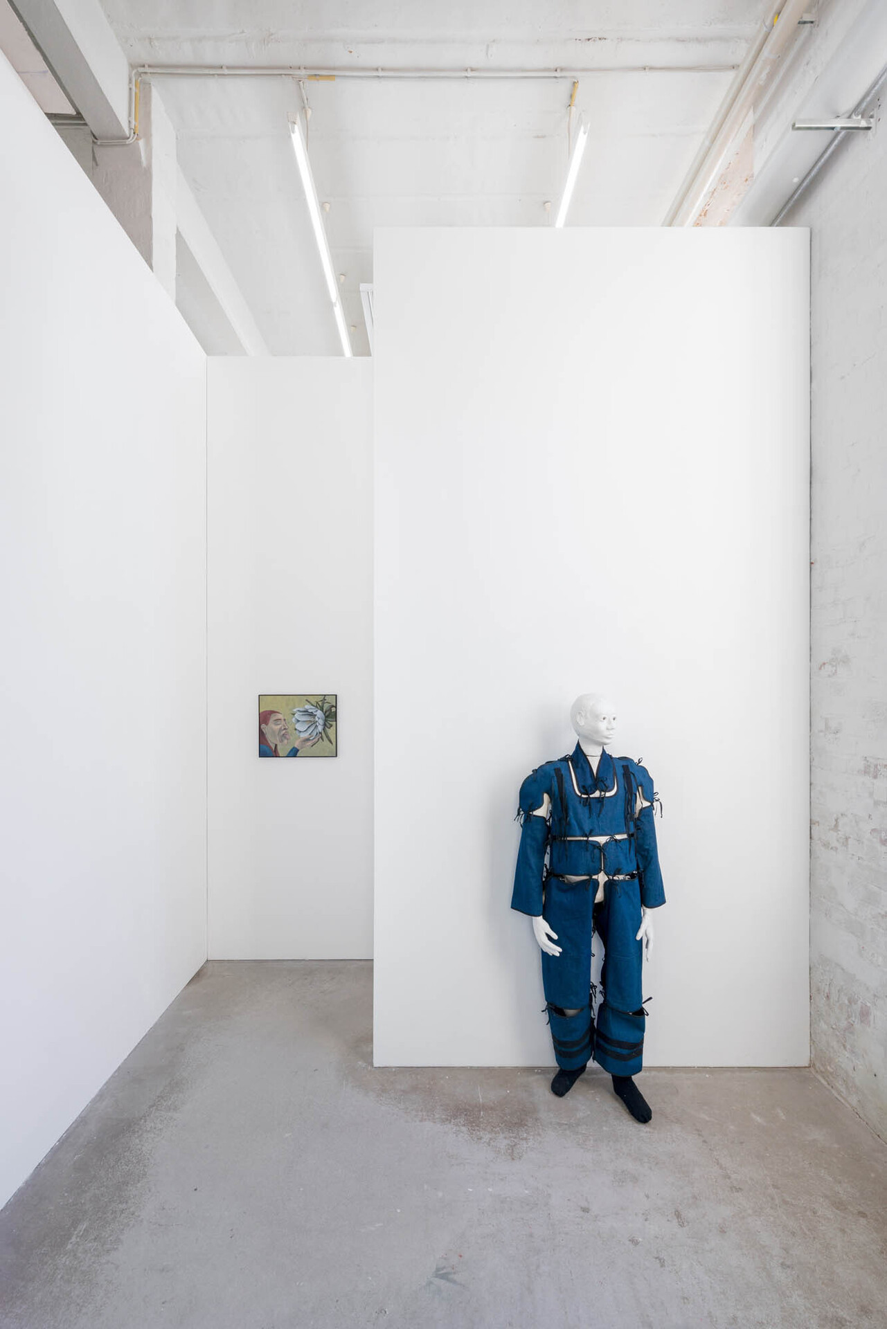 Installation view: Stefan Fuchs, ‘Goodbye Tristesse, oder die Rückkehr der begabten Gärtnerin’, Galerie Tobias Naehring, Leipzig, 2021