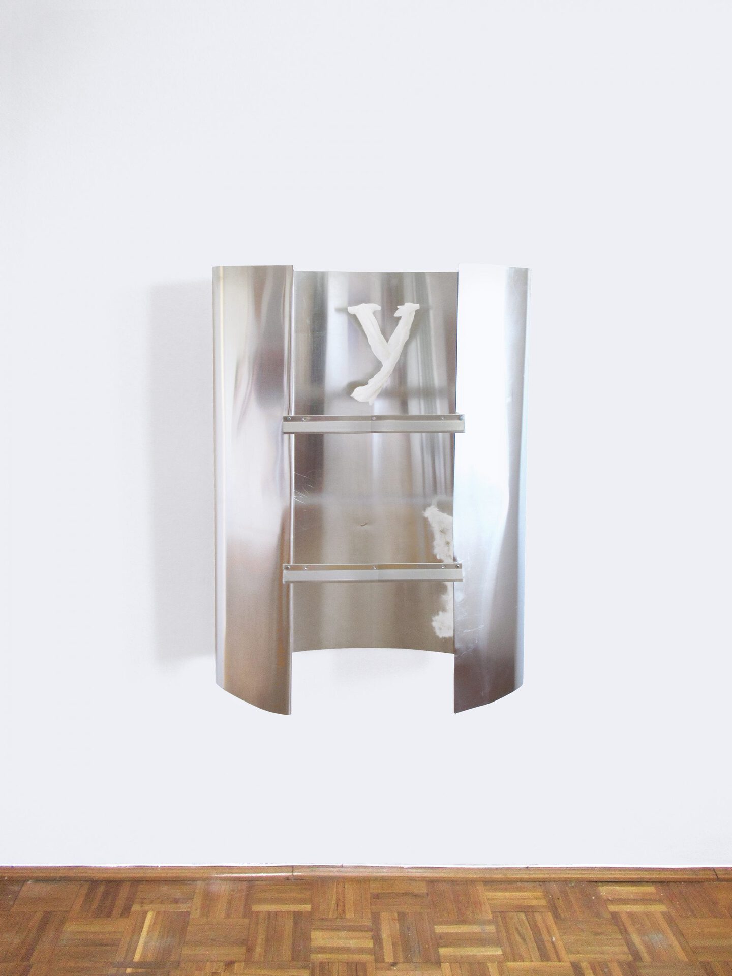Ariel Helyes, Voting Booth (an angel told me to vote yes), 2021, aluminium, feathers, wood 100x74x33 cm