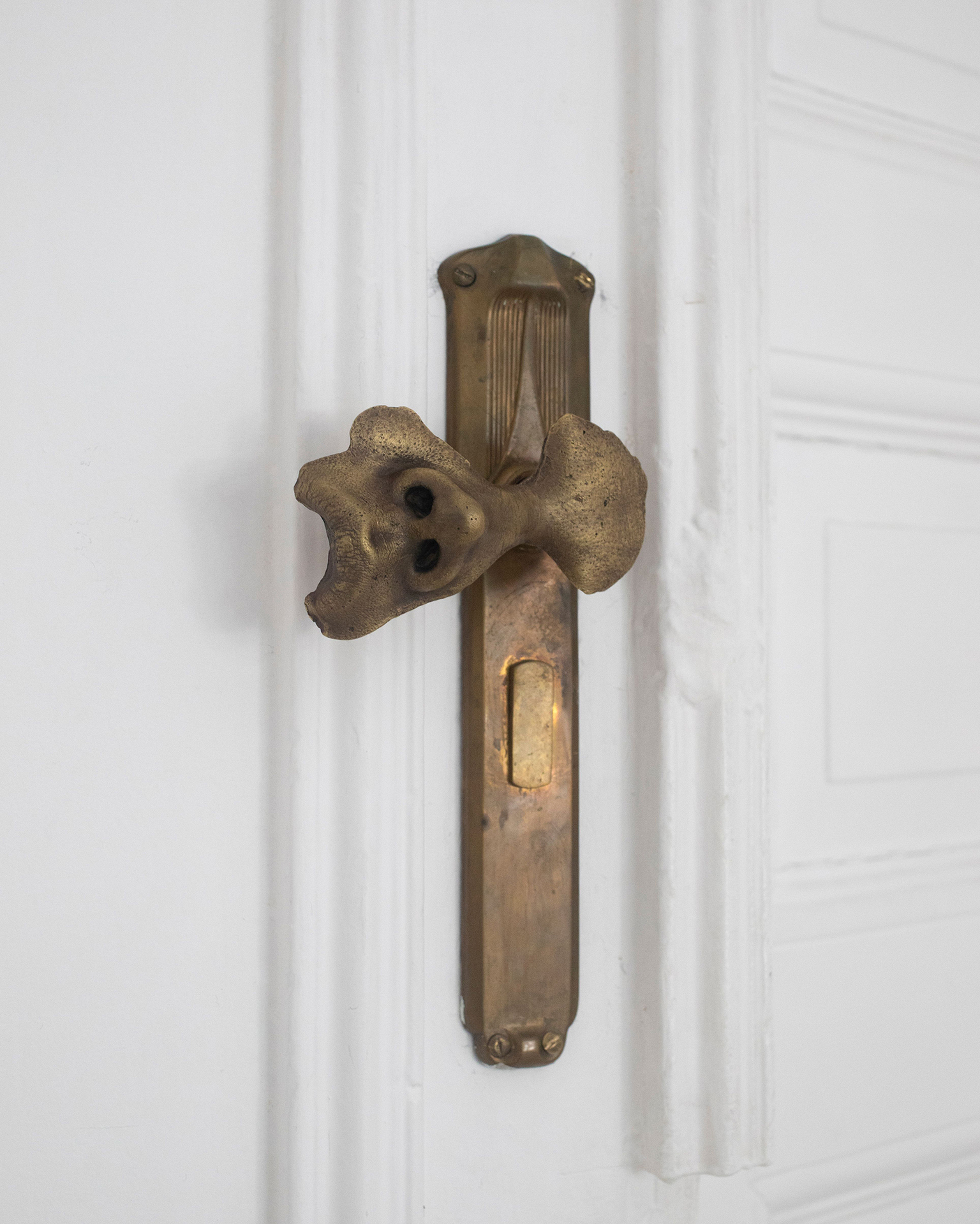 Angelika Loderer, Operator (Nose), 2020, Brass, 6,5 x 11,5 x 7,5 cm