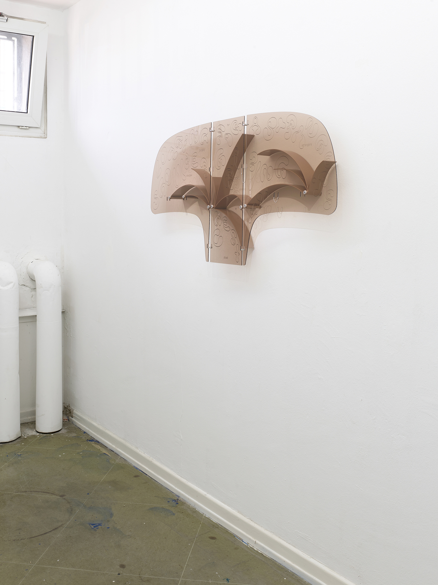 Lena Marie Emrich, Longing for a strangers shoulder grazing my chest, 2021, Tinted Plexiglass, Aluminum coated in car paint, unique piece 62 x 129 x 8 cm