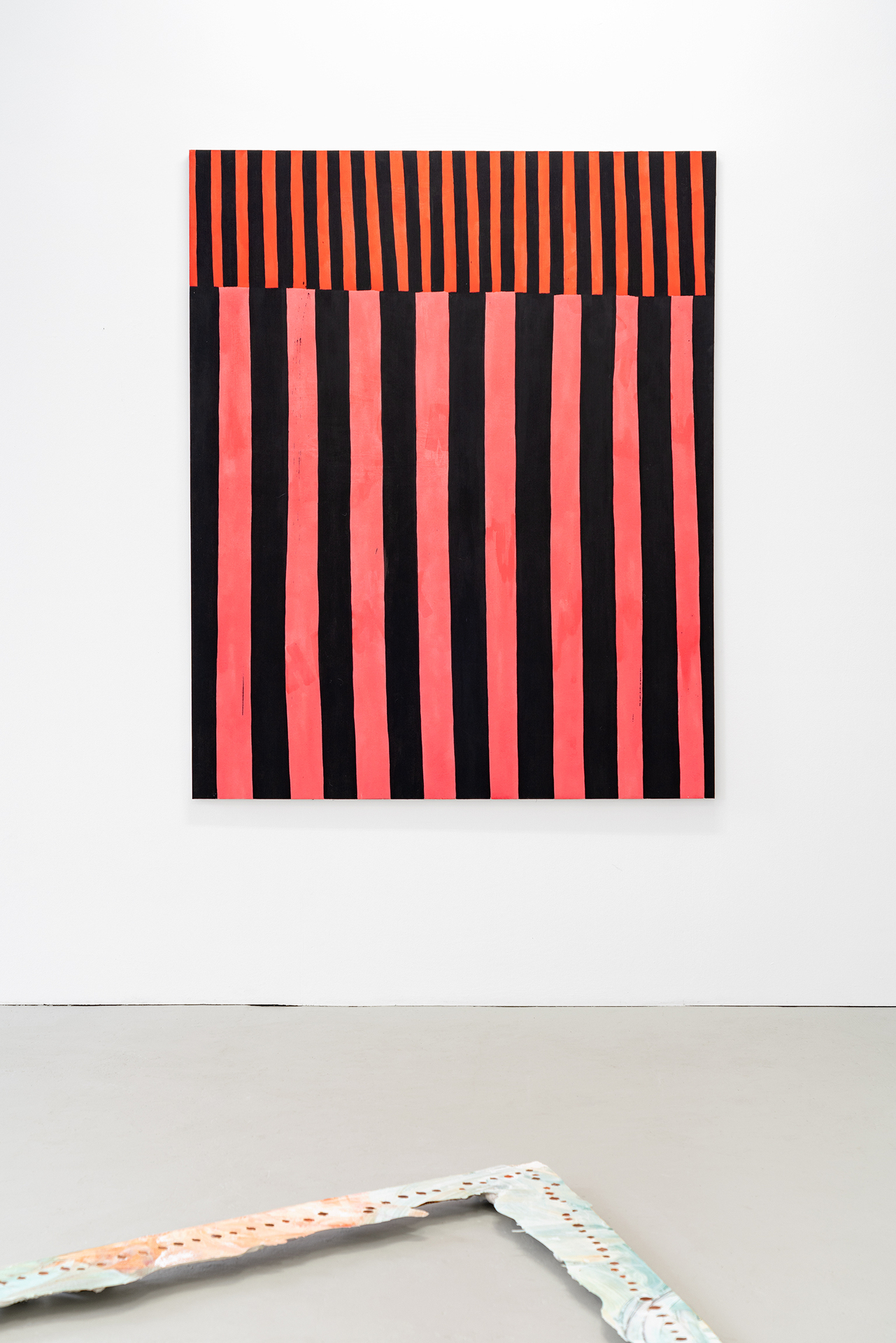 Front: Lotta Bartoschewski, “Big Five”, 2021. Back: Sophia Domagala, “Schwarze Streifen auf rosa und rot”, acrylic on canvas, 172 x 138 cm, 2021