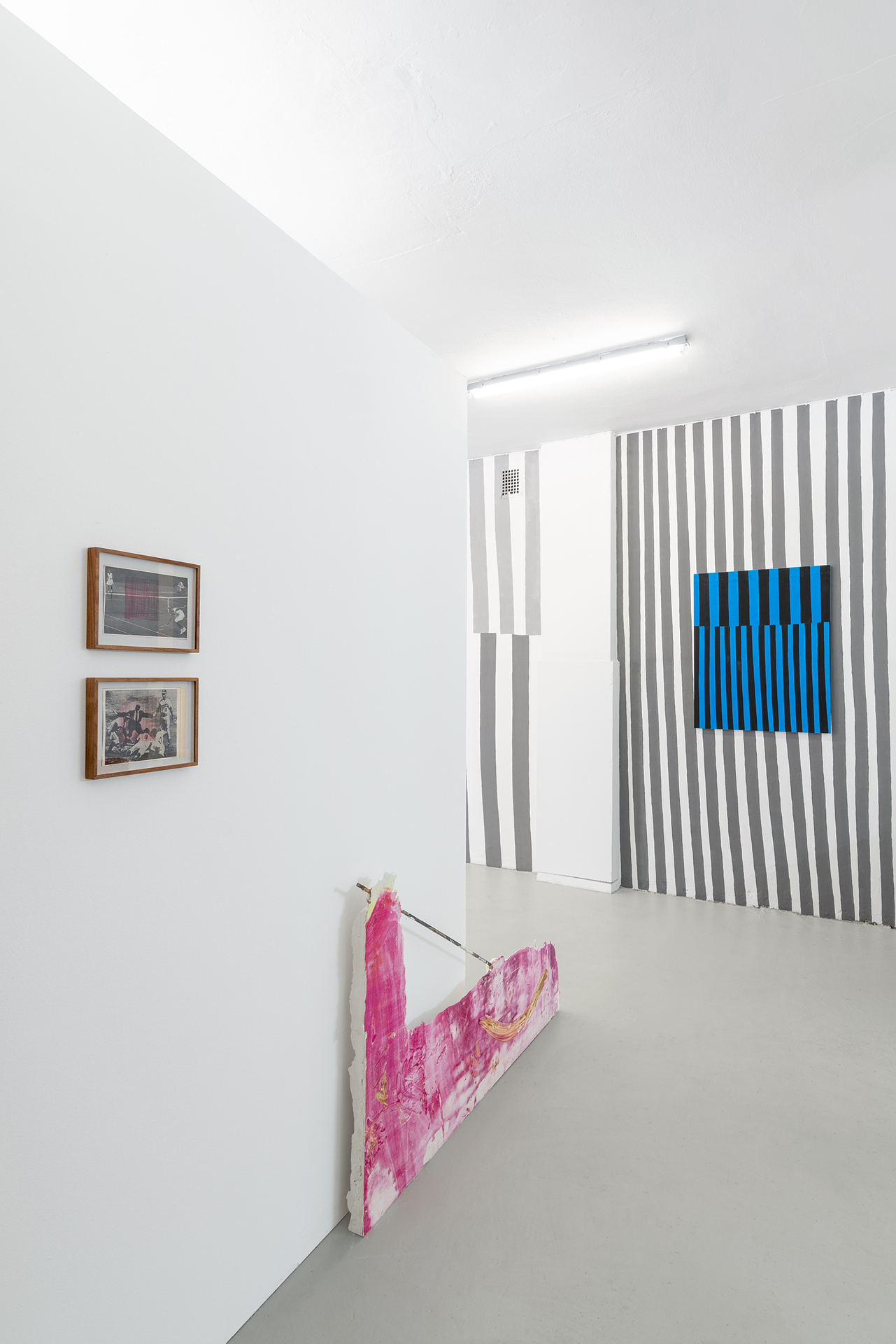 Installation view, “Lotta Bartoschewski / Sophia Domagala — WELTANEIGNUNG”, 2021