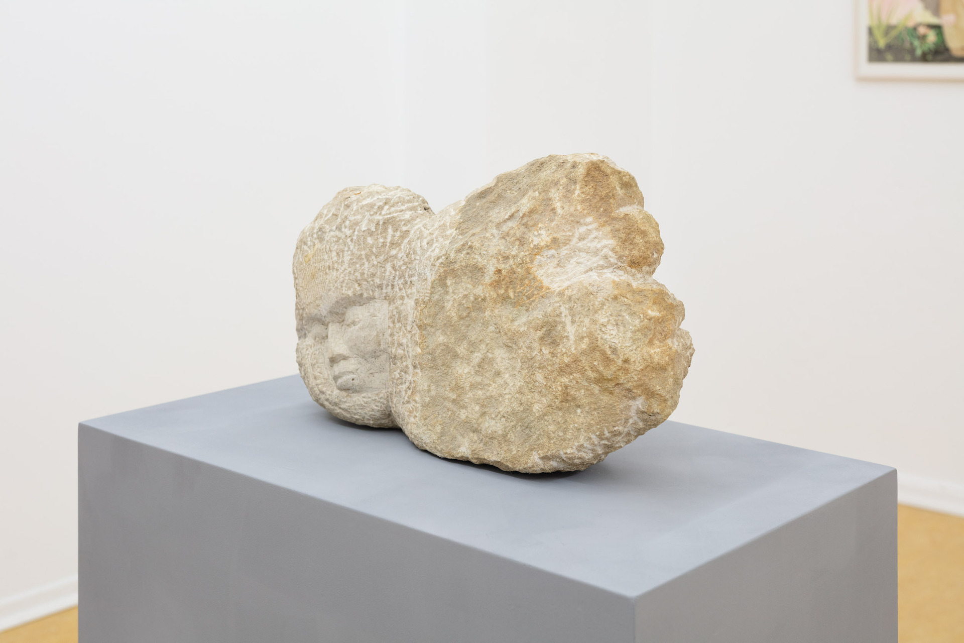 Michaela Meise, Ohne Titel, 2021, Lüthen limestone, 50 x 29 x 15 cm, Unique