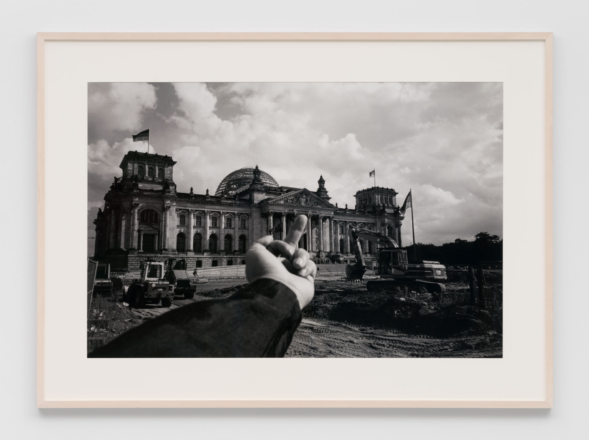 AiWeiwei-StudyofPerspective-Reichstag-1999-Black and White Print-127x89,9cm