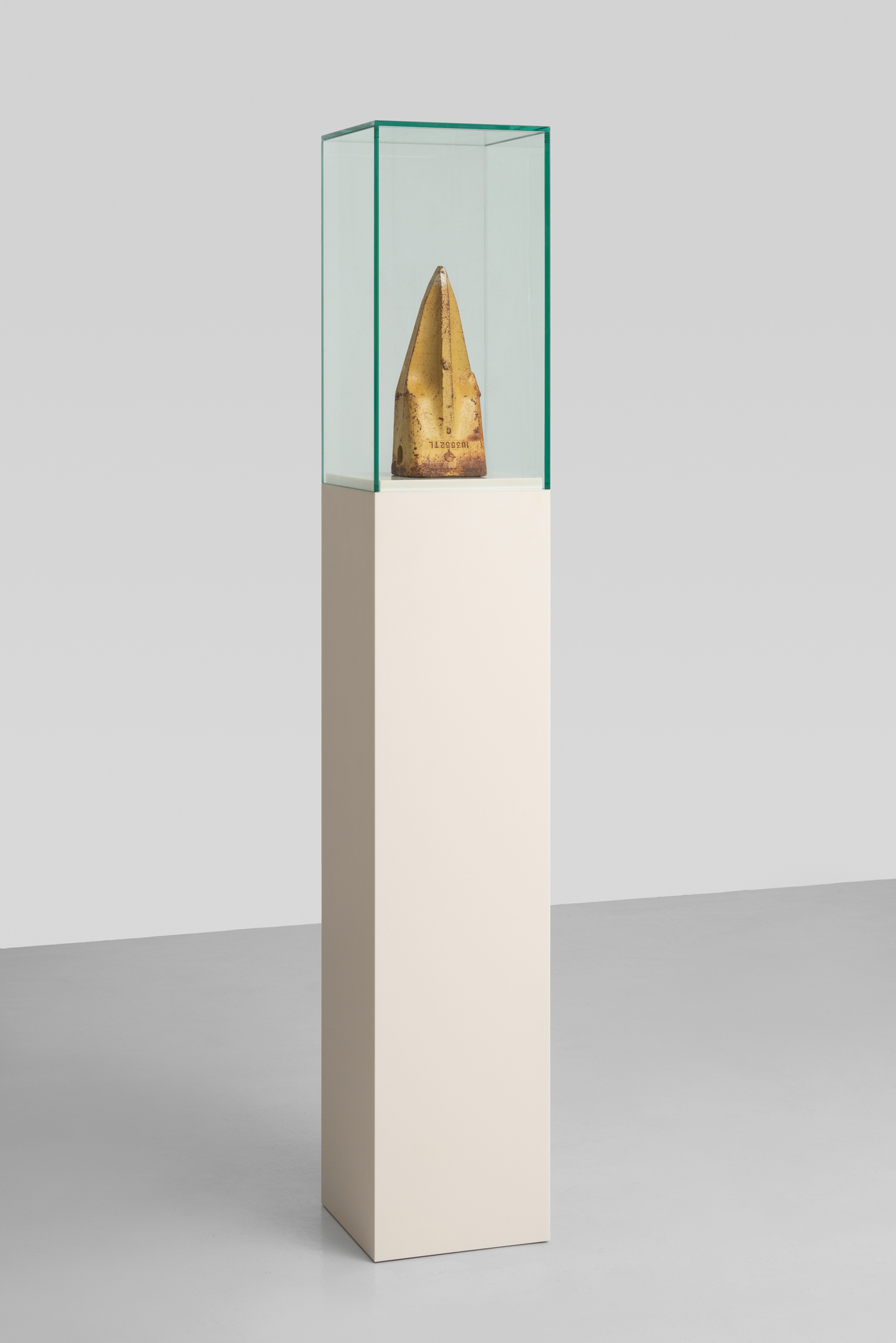CyprienGaillard-Notyettitled(Tooth)-Metal, show case-2012-201x33x33cm