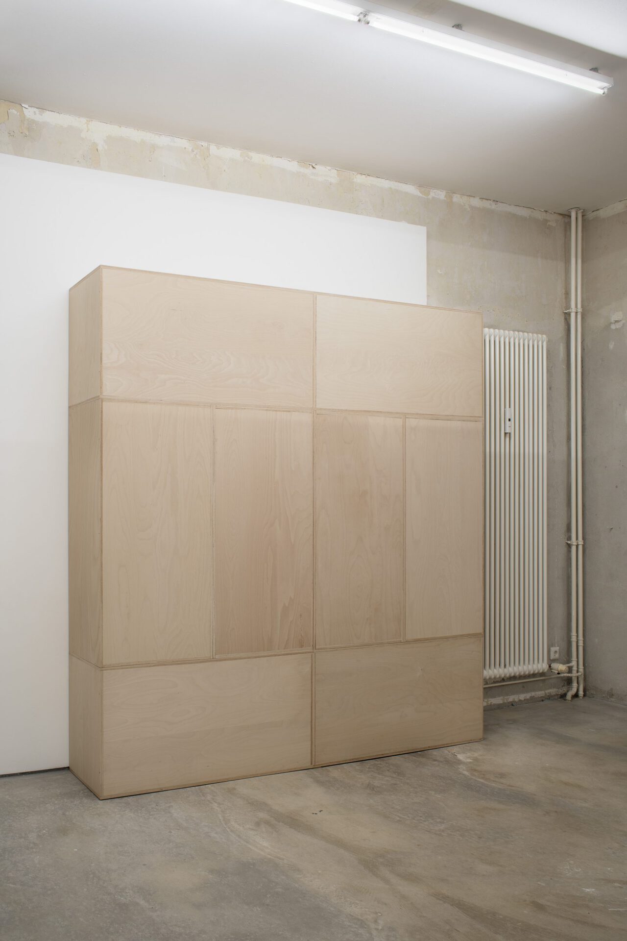 Nadim Vardag, untitled,2021, beech plywood, 240 × 240 × 40 cm, 240 × 240 × 120 cm, 240 × 240 × 40 cm