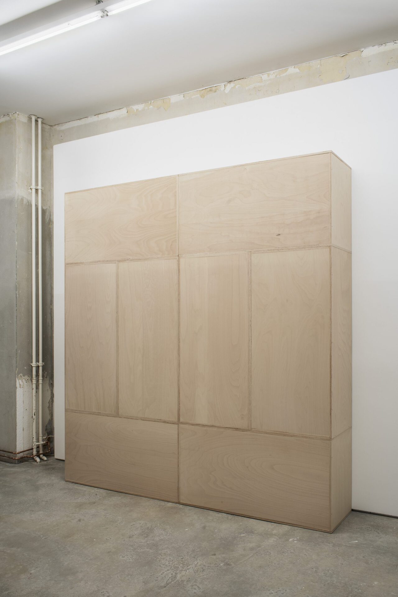 Nadim Vardag, untitled,2021, beech plywood, 240 × 240 × 40 cm, 240 × 240 × 120 cm, 240 × 240 × 40 cm