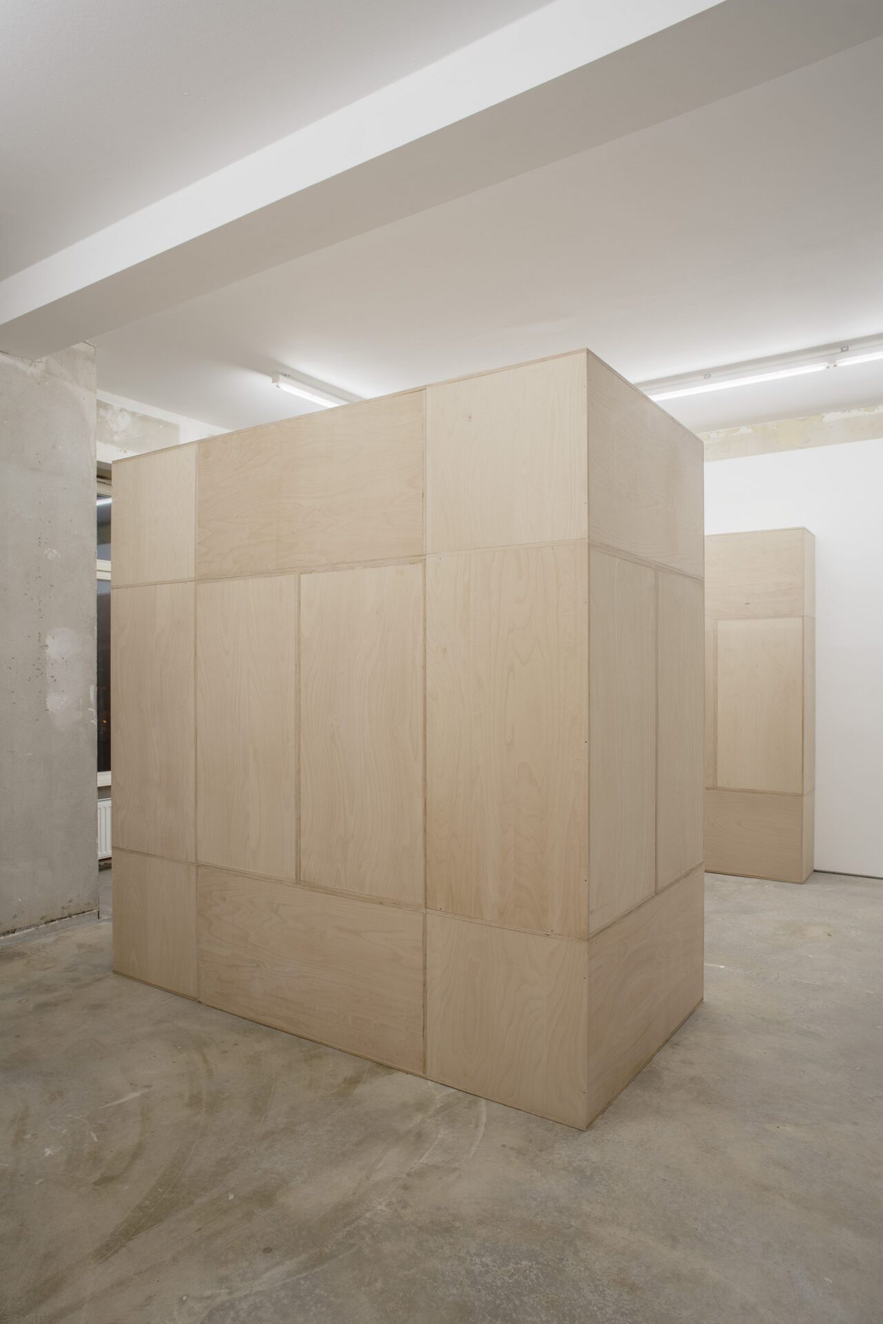 Nadim Vardag, untitled,2021, beech plywood, 240 × 240 × 40 cm, 240 × 240 × 120 cm, 240 × 240 × 40 cm