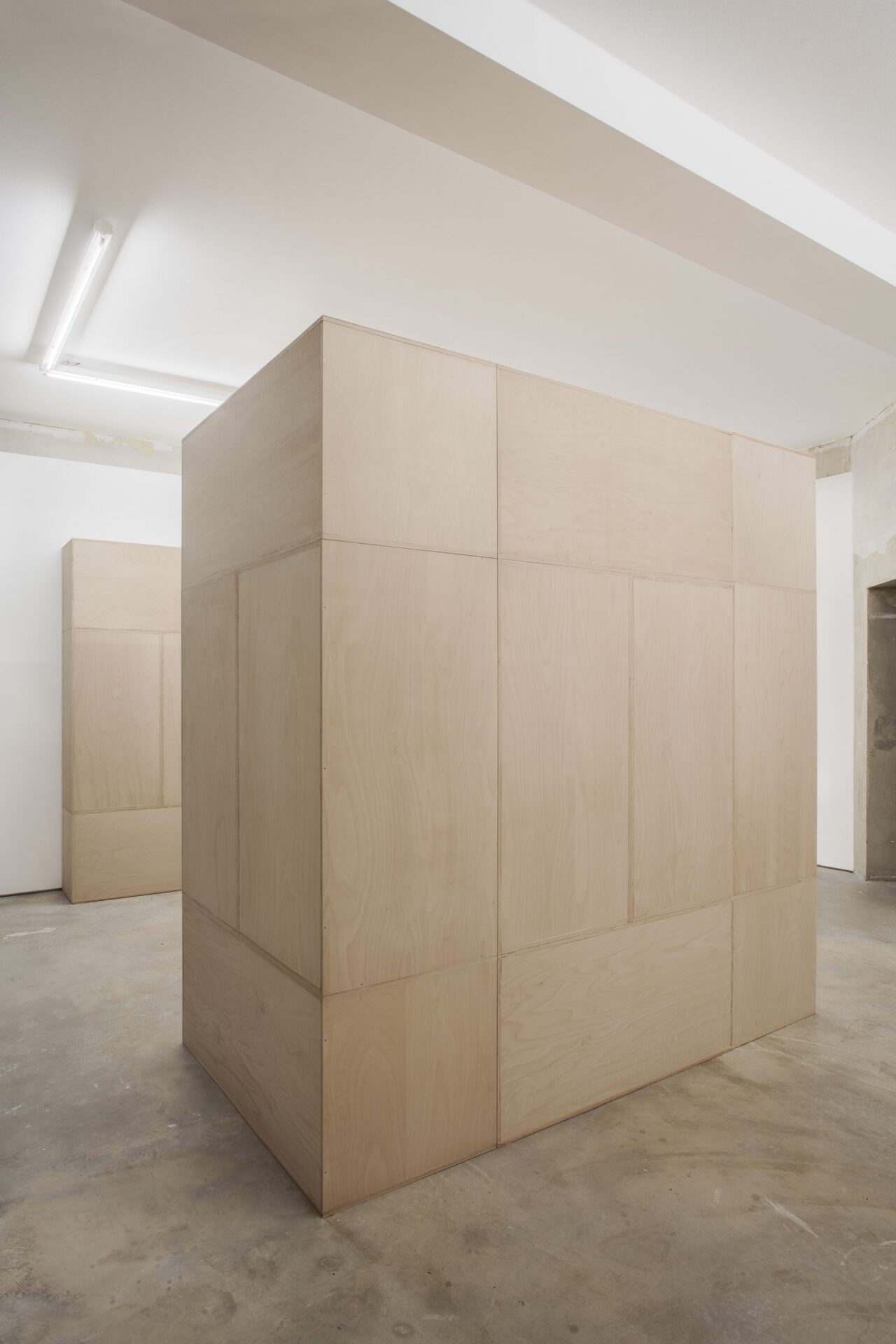 Nadim Vardag, untitled,2021, beech plywood, 240 × 240 × 40 cm, 240 × 240 × 120 cm, 240 × 240 × 40 cm