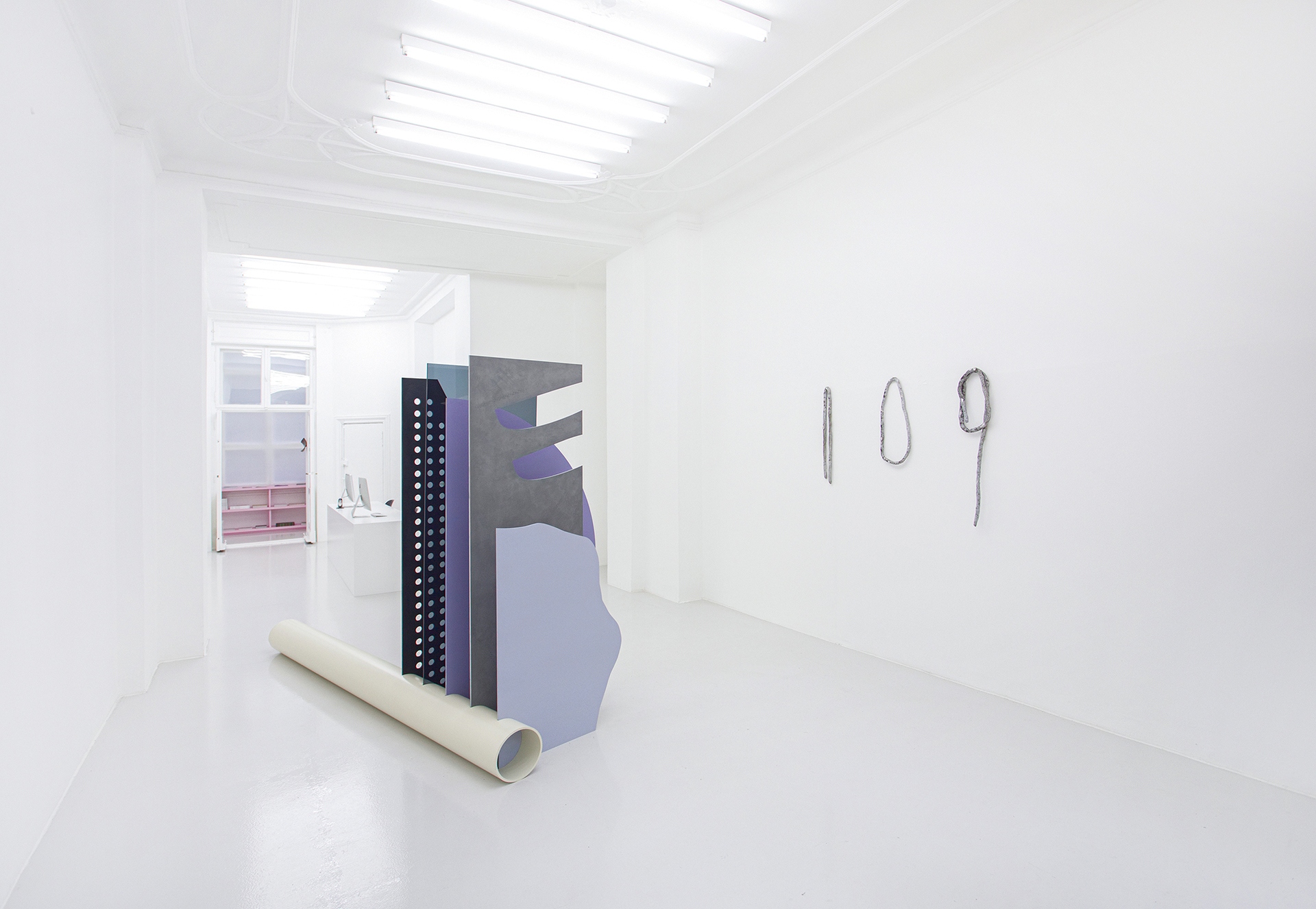 Nina Laaf, installation view, toucher doux, 2021