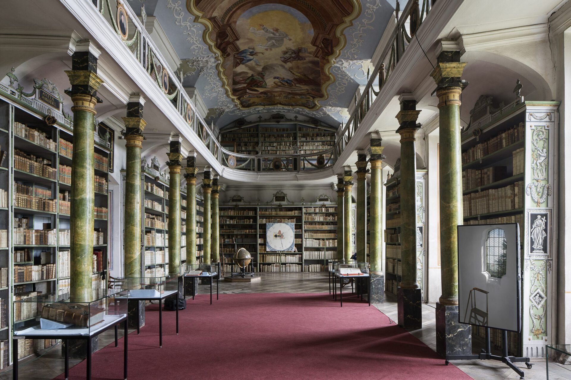Ora et lege, Martin Kohout, Florian Meisenberg, exhibition view, Broumov Monastery, 2021