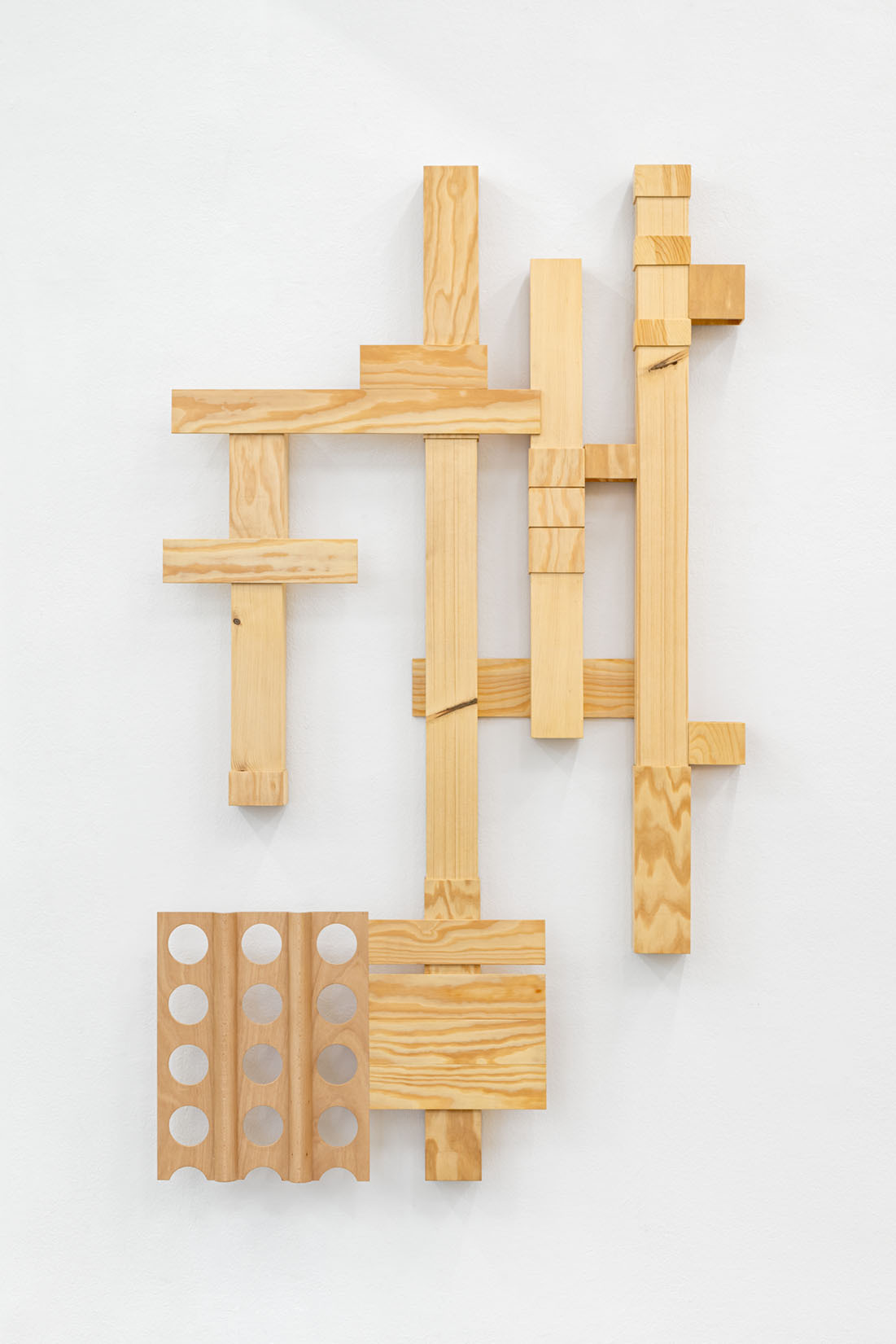 OVIDIU ANTON CS 6-3-19, 2021 wood, glued, glazed, oiled 102 x 173 cm Courtesy Christine König Galerie, Vienna and the artist Photo: Simon Veres