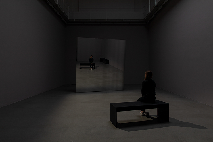 Willem de Rooij, Pierre Verger in Suriname , Installation shot Portik us, Frankfurt am Main, 2021. Image : Diana Pfammatter