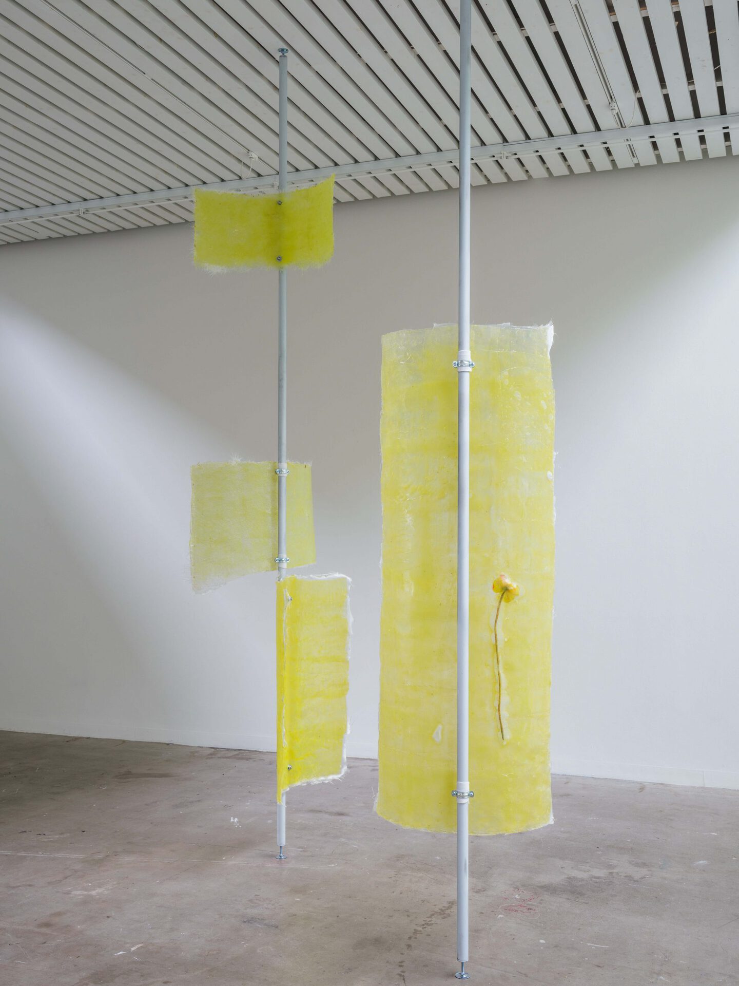 Cecilie Skov, Mirroring, 2021, Epoxy, steel, silicone, prop flower