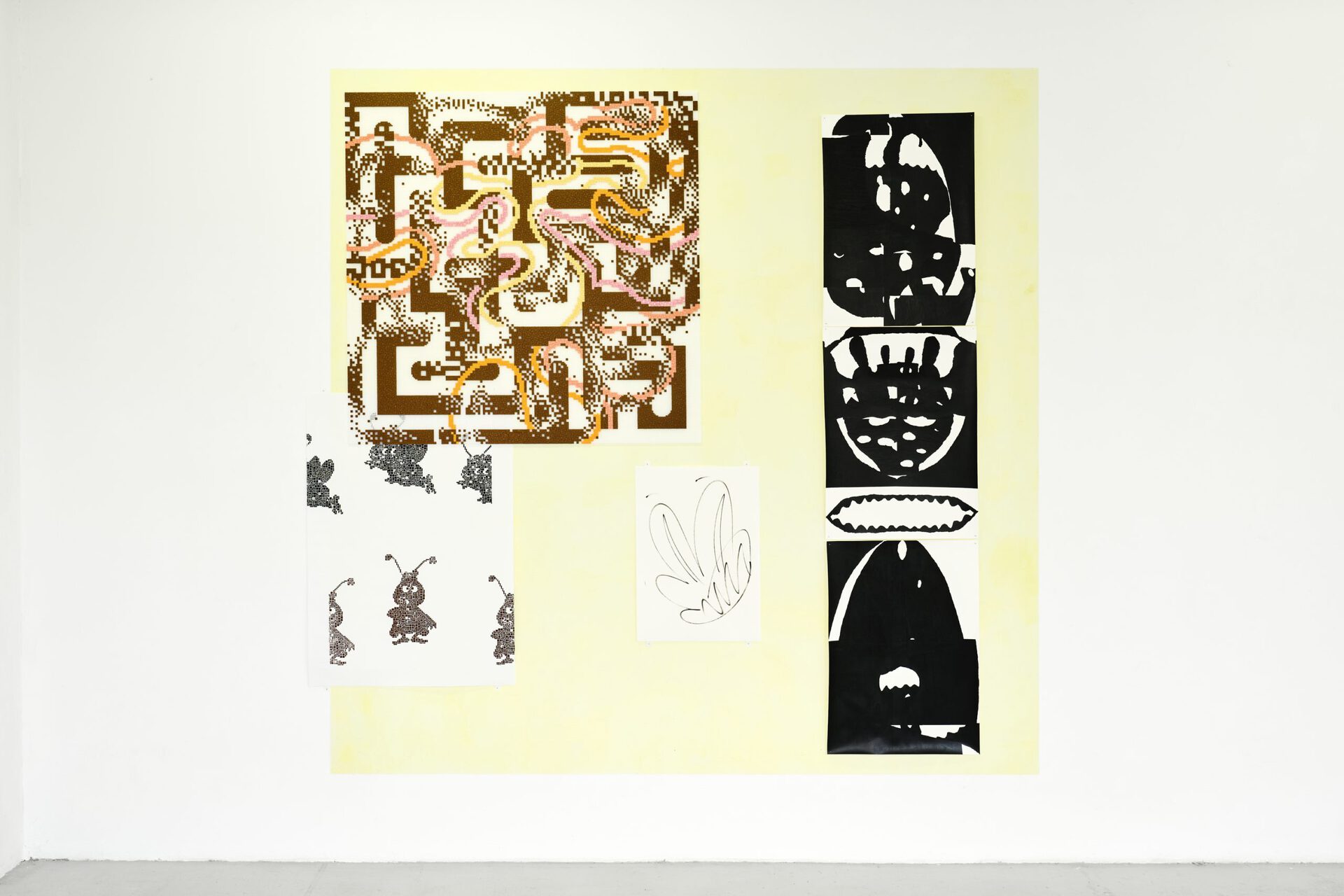 Björn Streeck, Zu zweit in einer Wabe ist es viel schöner, 2020, Handabzug auf Dünndruckpapier, 100 x 70 cm Norbert Bayer, Random Walk III, 2020, Ministeck, 120 x 120 cm Björn Streeck, Live Caricature Artist, 2019, Tusche auf Papier, 59,5 x 42 cm Björn Streeck, Edwardian Paintings I, 2020, Pergamin auf Aquarellpapier, je 72 x 52 cm