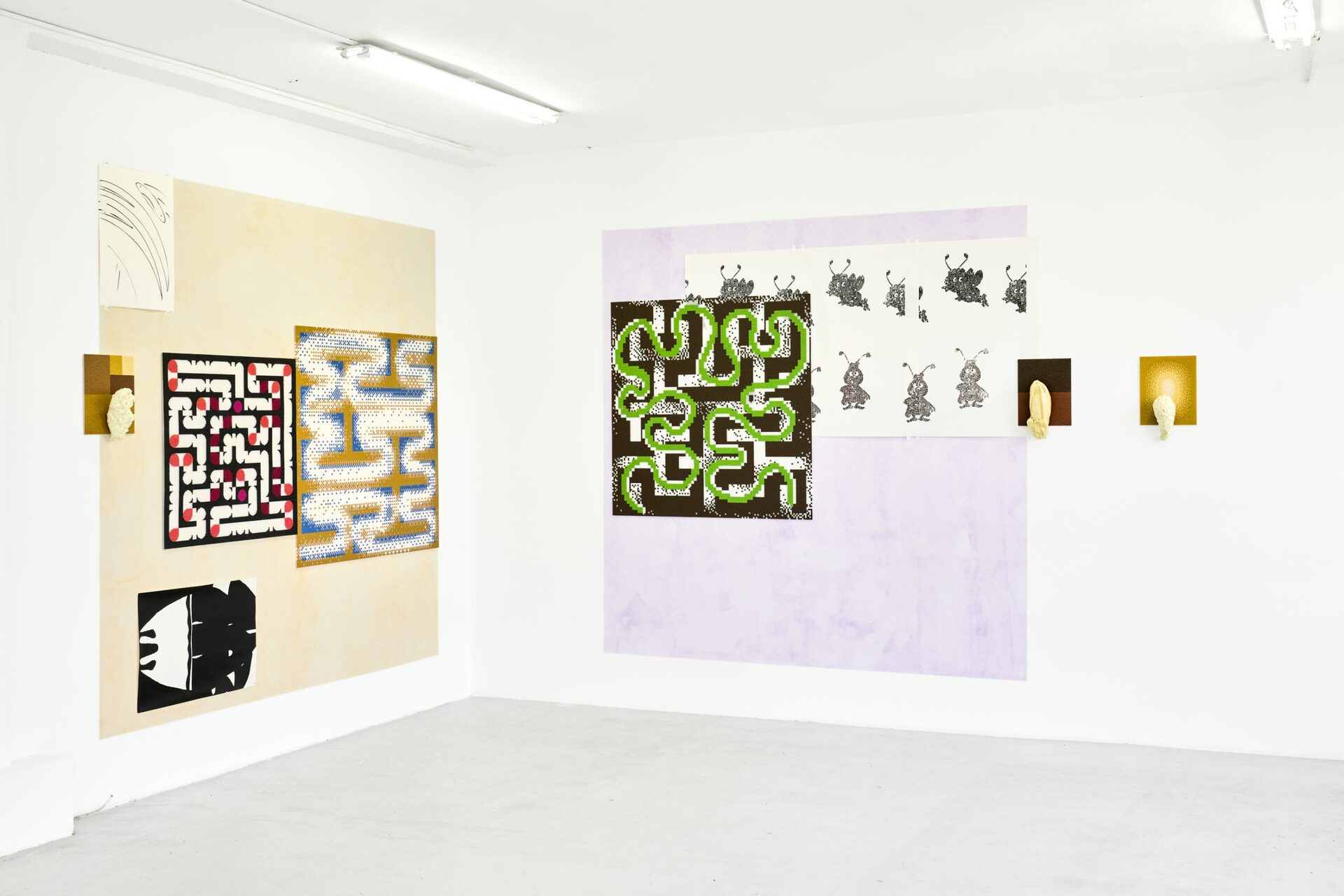Norbert Bayer & Björn Streeck, I can‘t believe it‘s not 1-14 (Auswahl), 2019, Ministeck, Pappmache, Acryl, Stahl, Bild 33,3 x 26,6 cm, Objekt div. Maße Björn Streeck, Live Caricature Artist, 2019, Tusche auf Papier, je 59,5 x 42 cm Björn Streeck, Edwardian Paintings I, 2020, Pergamin auf Aquarellpapier, je 72 x 52 cm Norbert Bayer, Random Walk IV, 2020, Ministeck, 80 x 80 cm Norbert Bayer, Random Walk I, 2020, Ministeck, 120 x 120 cm Norbert Bayer, Random Walk III, 2020, Ministeck, 120 x 120 cm Björn Streeck, Zu zweit in einer Wabe ist es viel schöner, 2020, Handabzug auf Dünndruckpapier, je 100 x 70 cm Norbert Bayer & Björn Streeck, I can‘t believe it‘s not 1-14 (Auswahl), 2019, Ministeck, Pappmache, Acryl, Stahl, Bild 33,3 x 26,6 cm, Objekt div. Maße