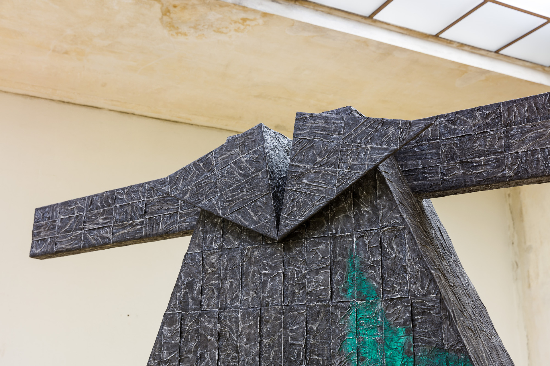 Stine Ølgod, Agent (Bursting Coat),Detail, 2021,paper, acrylics, lacquer, mirror, foil, styrofoam, 190 x 200 x 30 cm.