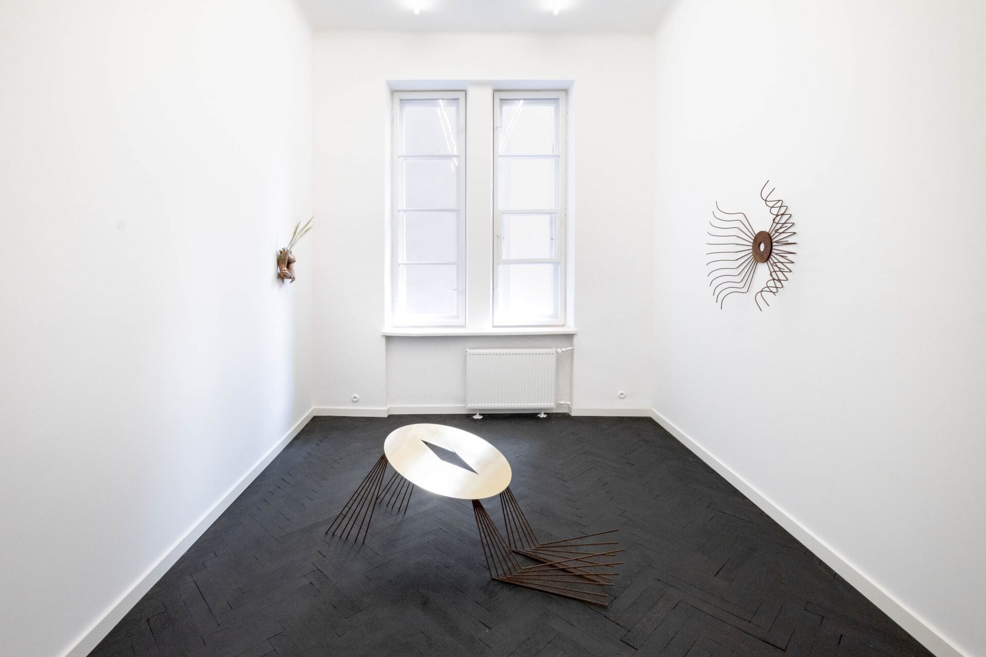 Iza Tarasewicz, Full Circle Ahead!, solo show at Gunia Nowik Gallery, 2021. Photo: Bartosz Górka