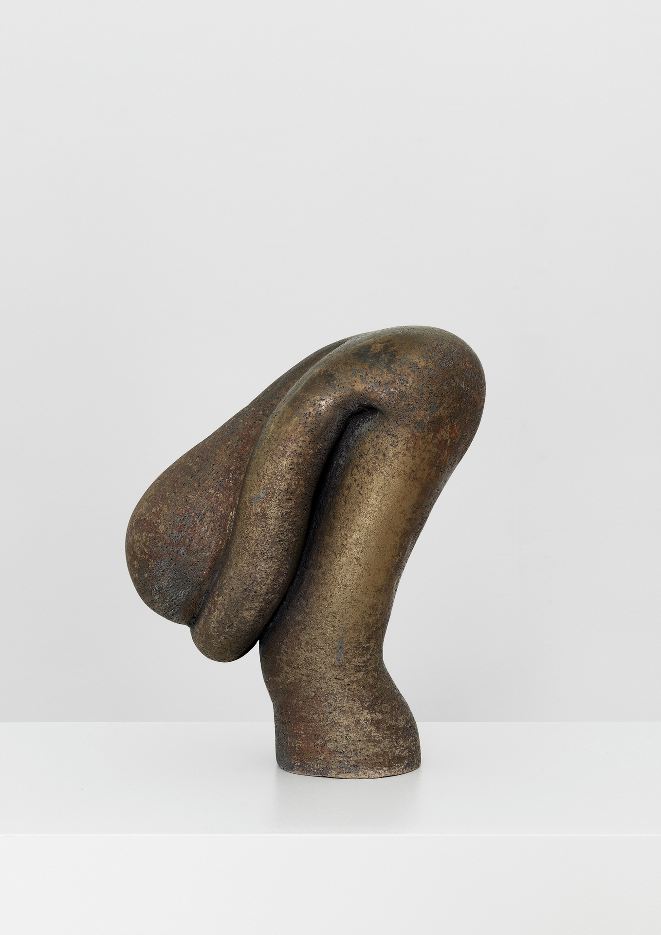 Mark Barker, Untitled, 2021, stoneware, 34 x 28 x 15.5 cm