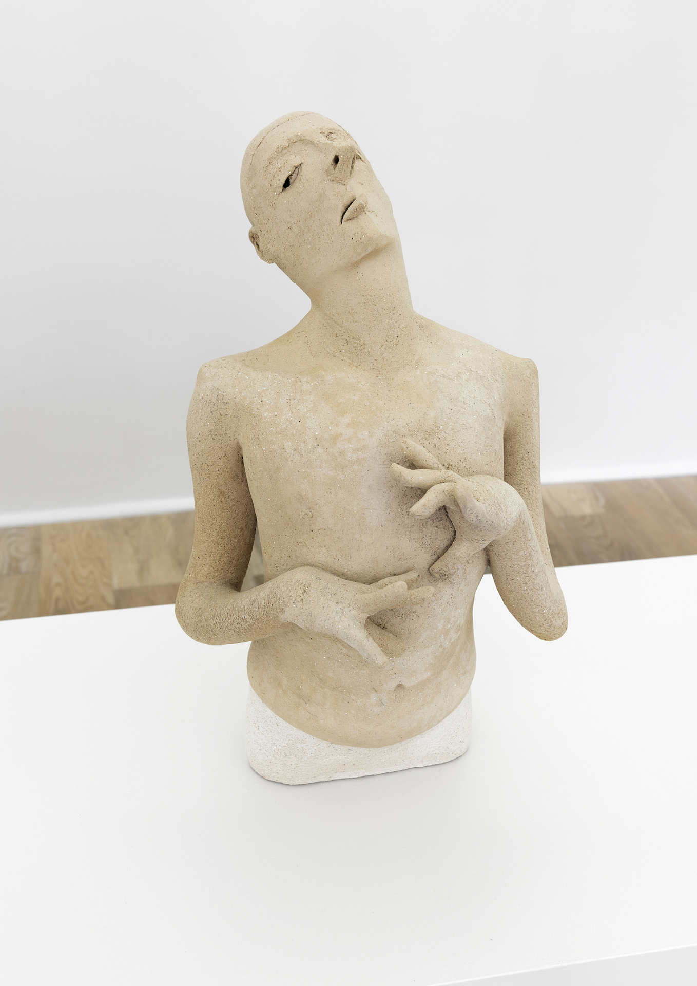 Mark Barker, Untitled, 2021, stoneware, slip, 50.5 x 28 x 30 cm