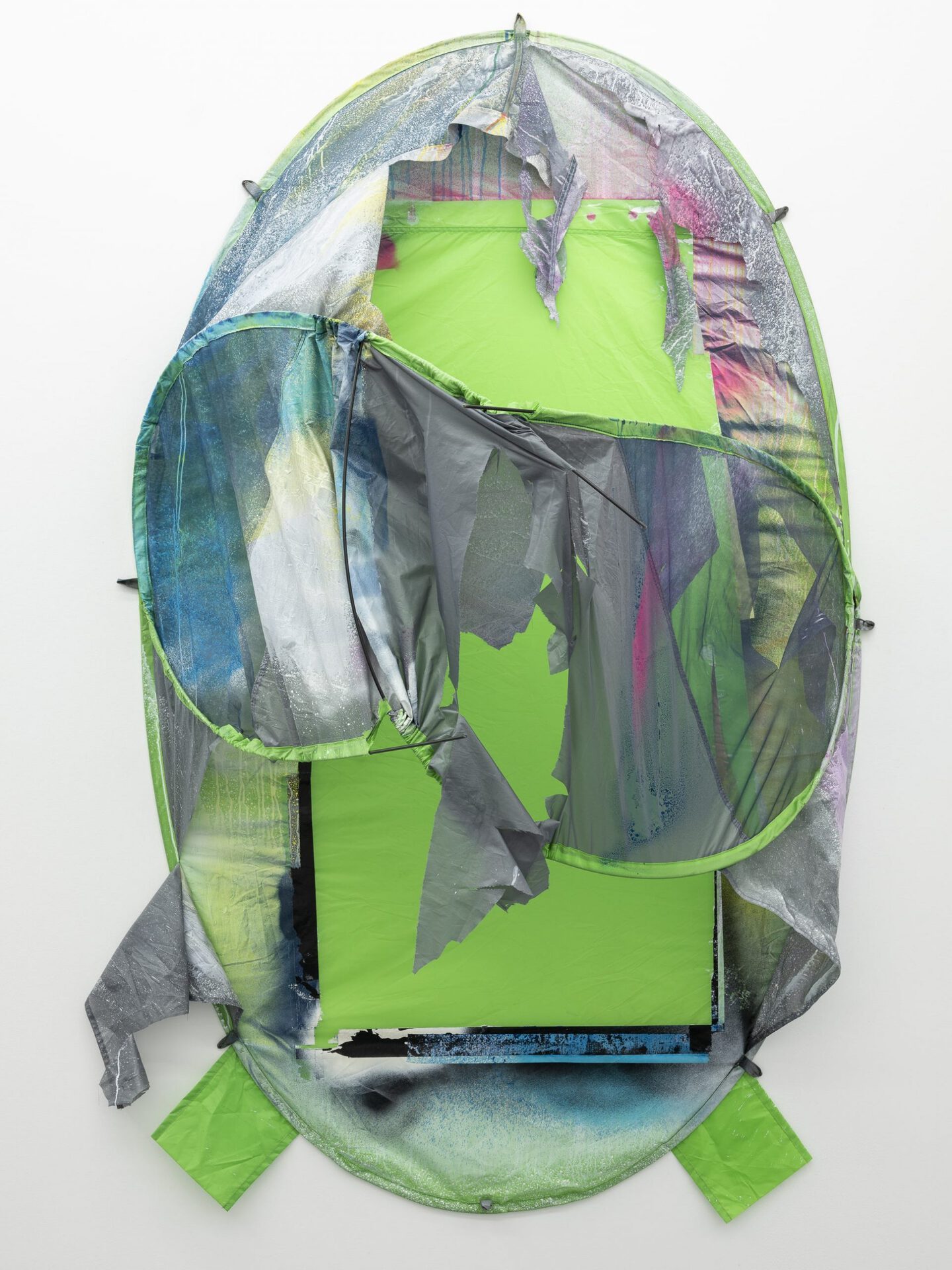 Max Geisler, H.1.20 (Habitat), 2020, acrylic and varnish on beach shelter, 190 x 50 x 120 cm