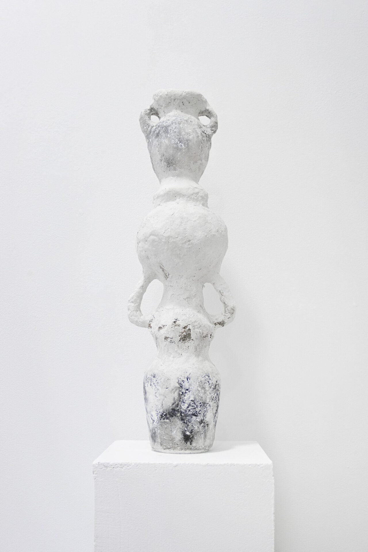 Jérémie Cosimi, Vestiges (detail), 2020/2021, Ceramic, concrete, aerosol, Variable dimensions