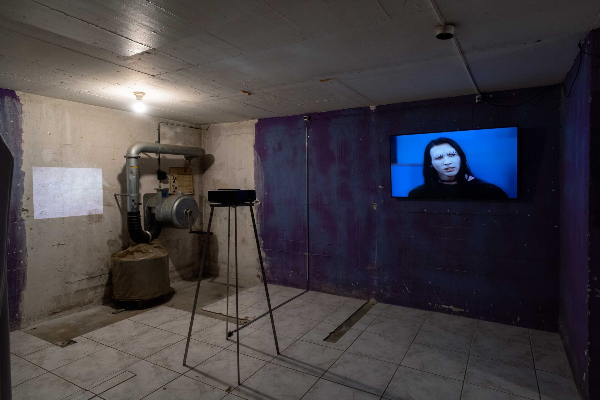 Left: Jan van Oordt, Garten der Wege, 2020 / Right: 4th Existence, Into the Pit, 2019