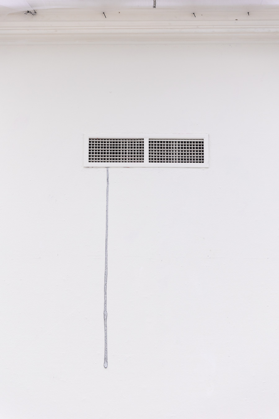 Kate Fahey, tong tear, 2021, aluminum, bio resin, 100x4x1cm