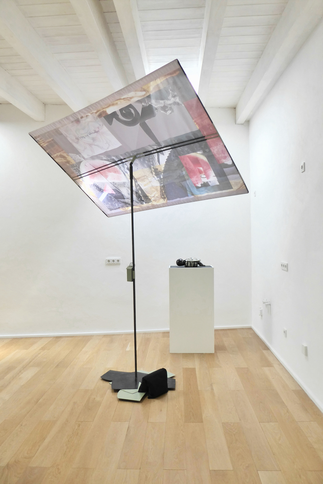 Pat Shoulder, Sun Umbrella, 2020, Steel, paint, print on textile, dimensions variable