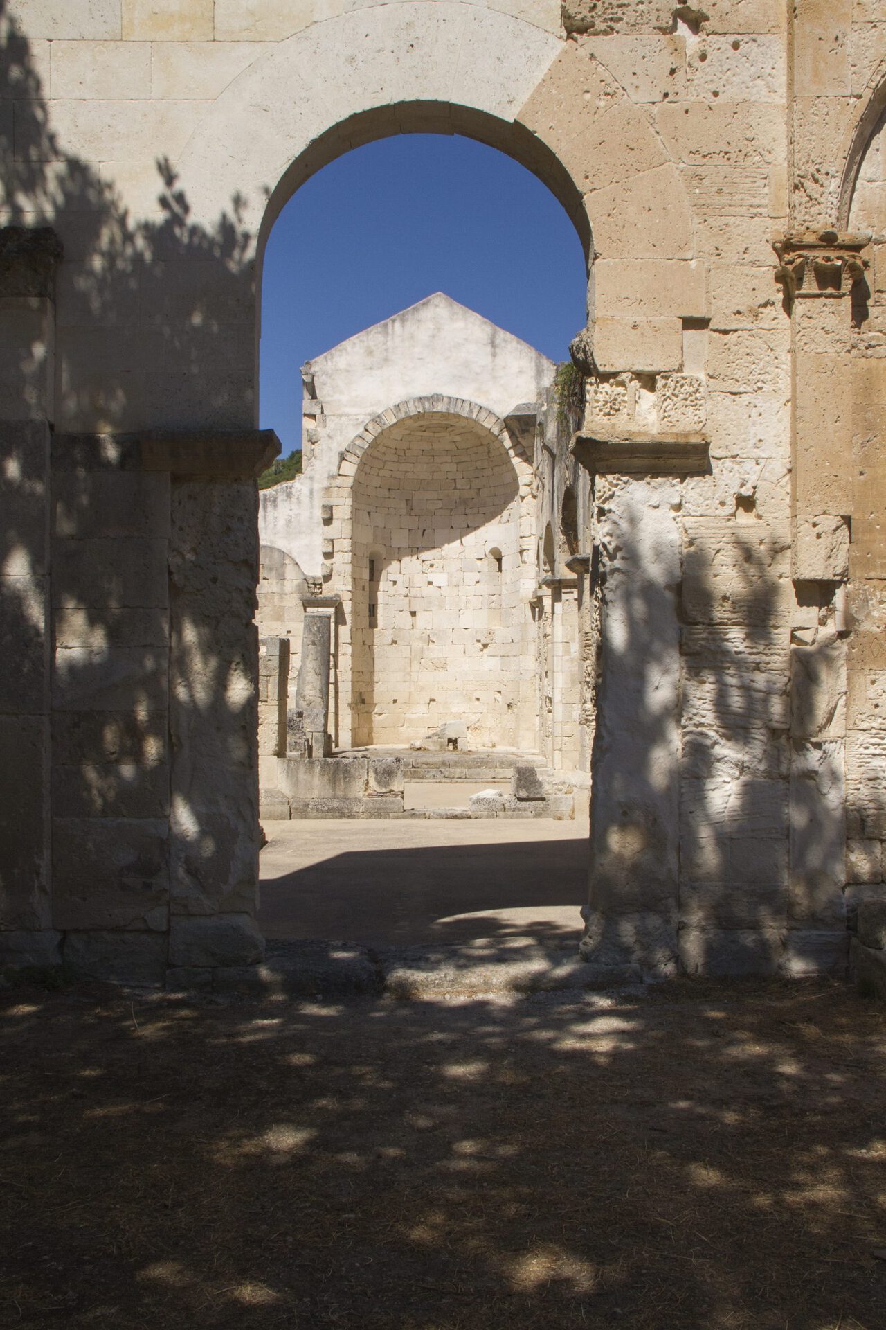 3 Montecristo Project - La Costante Resistenziale, Ruins of San Nicola di Silanis, location view