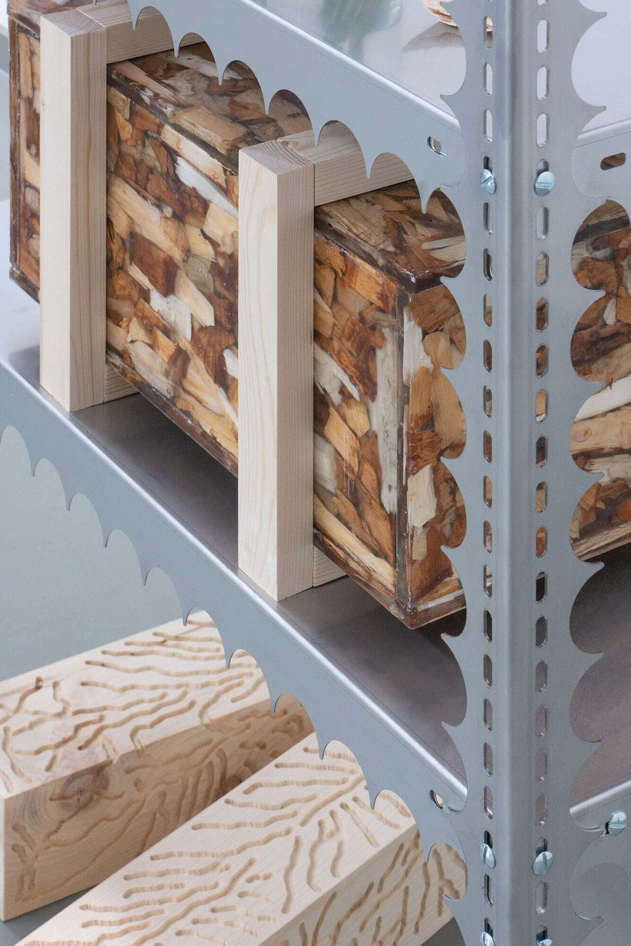 Lisa Ertel & Jannis Zell, Defensive Shelf & OSB-B Crate (detail), 2021