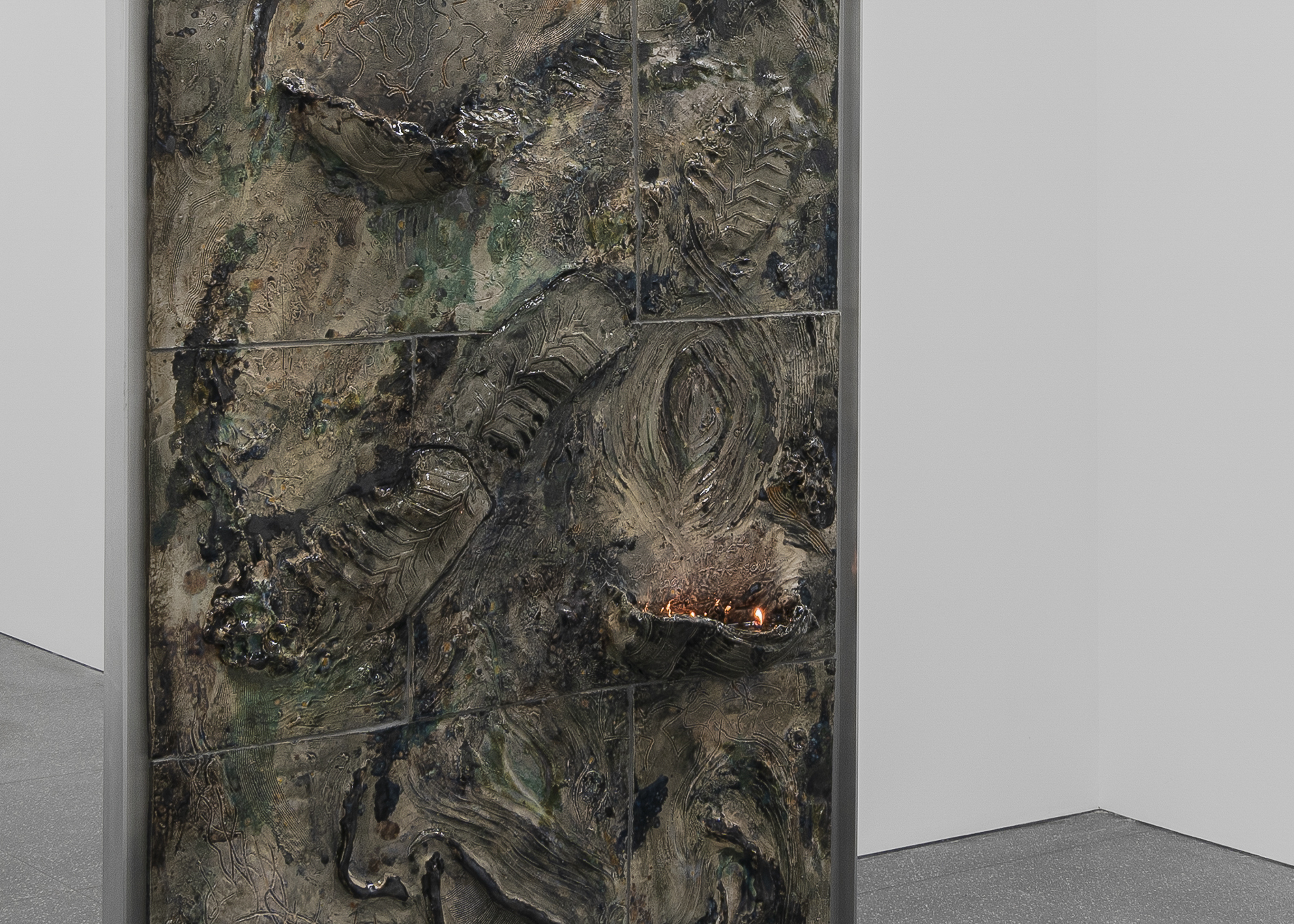 Detail, Drunk on loneliness, 2020, glazed ceramic and aluminium, 160 x 87.5 x 17 cm