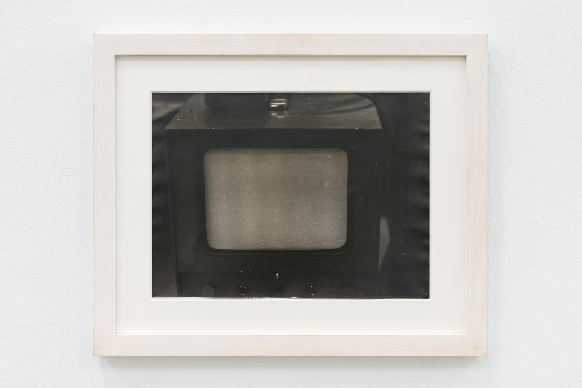 EMILIO PRINI Telefunken television switched off, 1967 photograph 30 x 40 cm Courtesy Christine König Galerie, Vienna and the artist