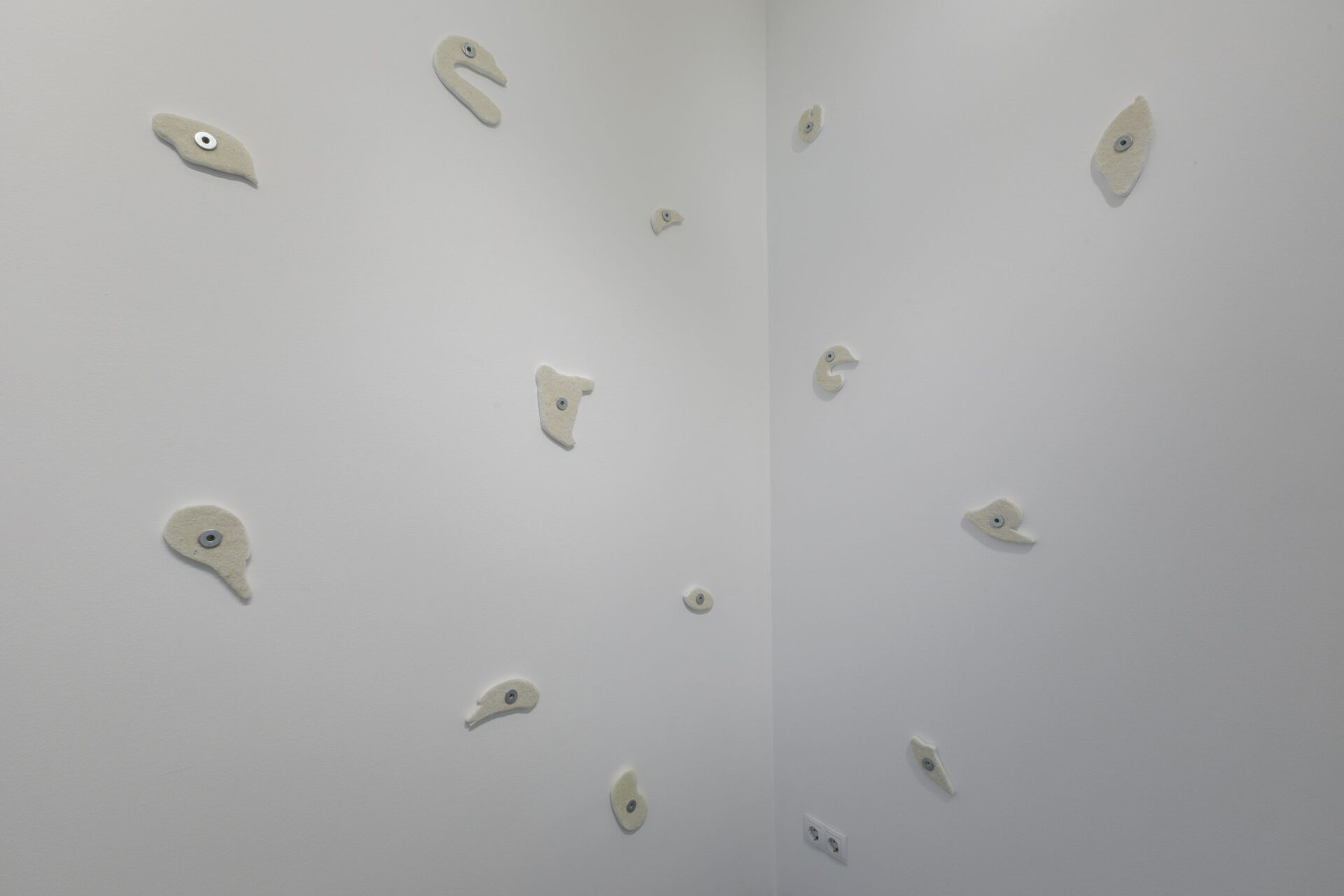 Mari Kalabegashvili, Singing rock, Playwood, steel, salt, vary size