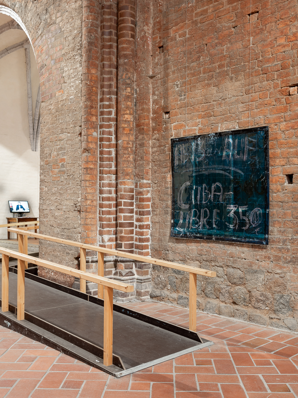 Endlich Urlaub - Laserdrucke, Klebeband, Acrylfarbe, Epoxidharz auf Karton, 190 x 165 cm , 2021